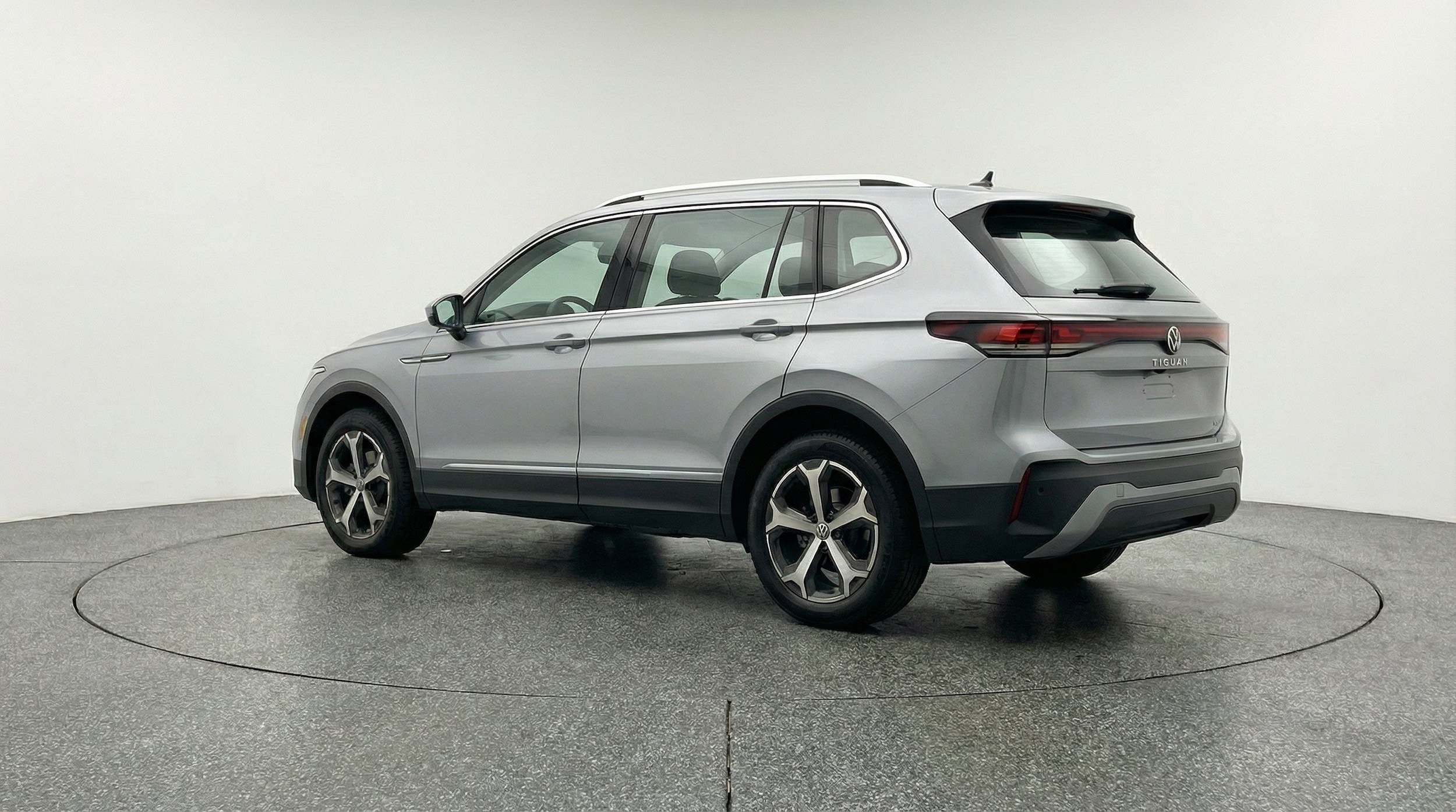 Thumbnail: 2026 Volkswagen Tiguan - 6