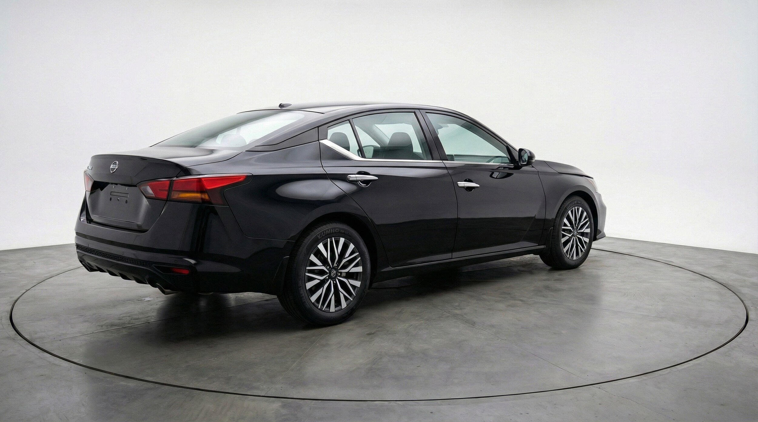 Thumbnail: 2025 Nissan Altima - 9