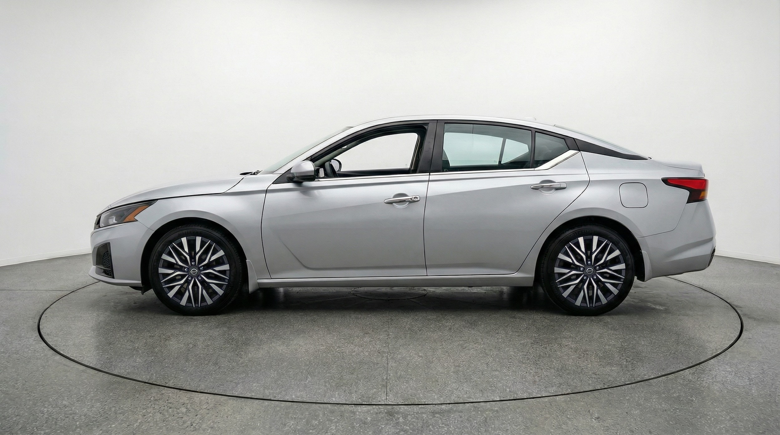 Thumbnail: 2025 Nissan Altima - 4