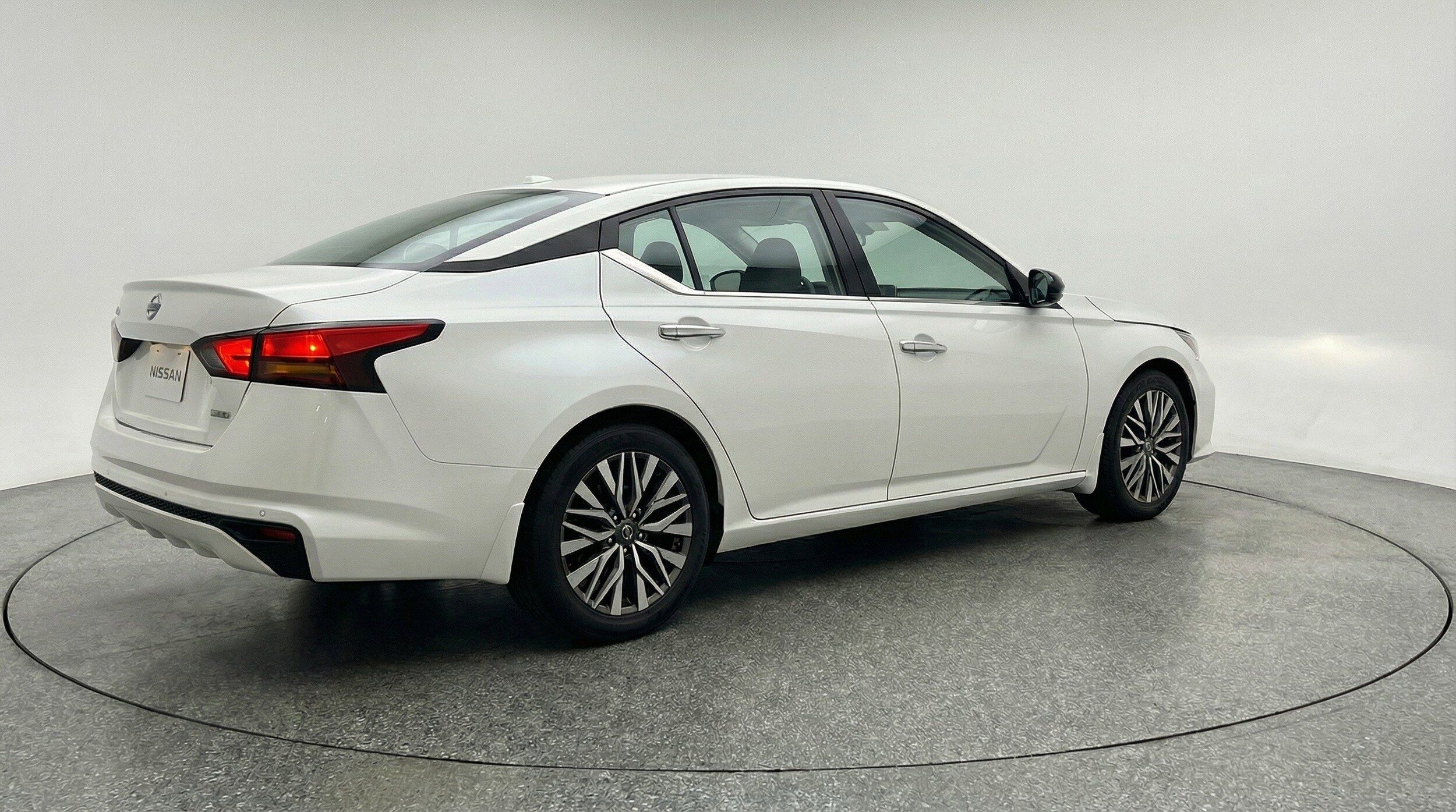 Thumbnail: 2025 Nissan Altima - 9