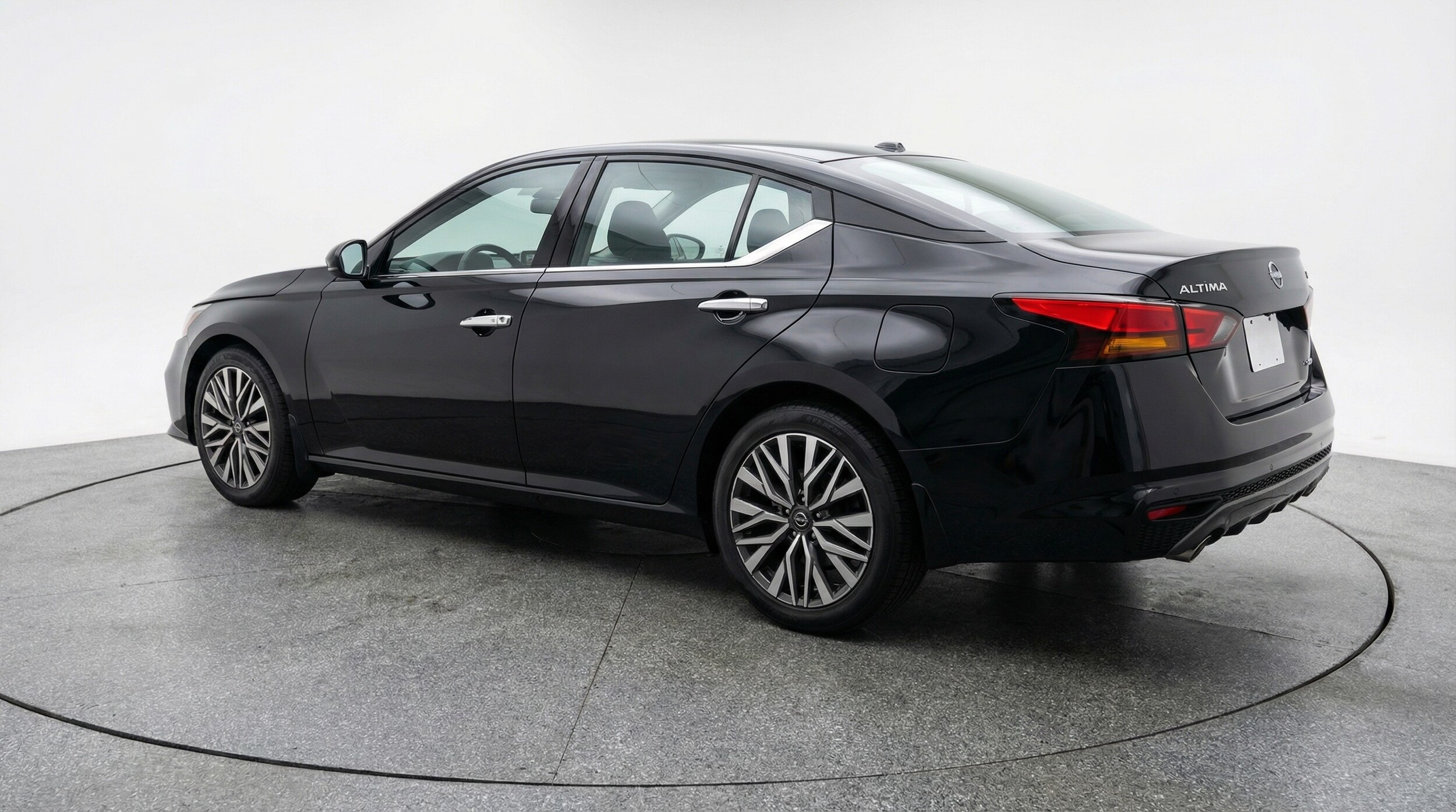 Thumbnail: 2025 Nissan Altima - 5