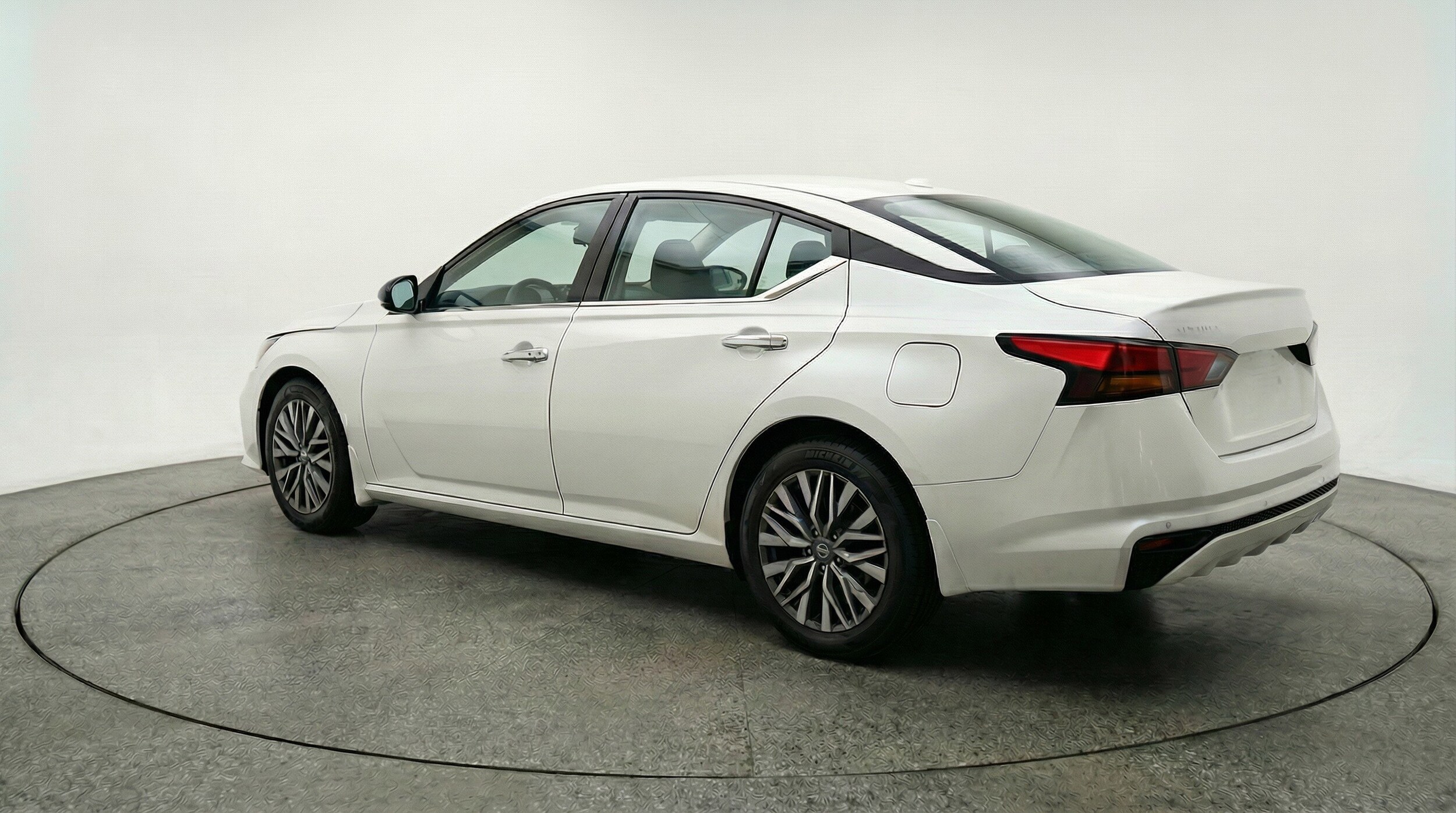 Thumbnail: 2025 Nissan Altima - 6