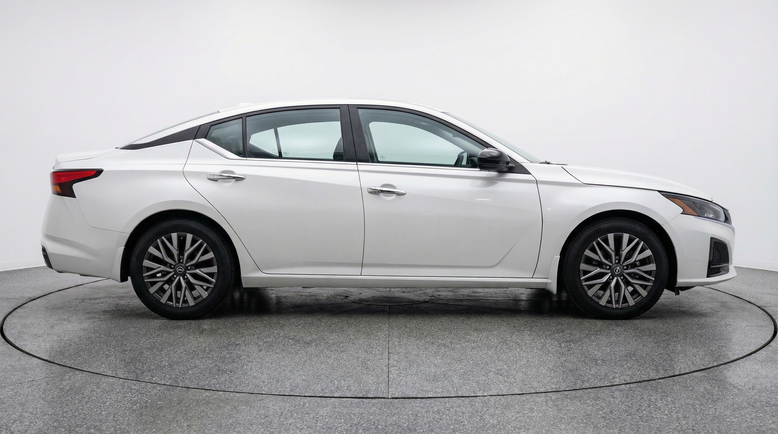 Thumbnail: 2025 Nissan Altima - 8