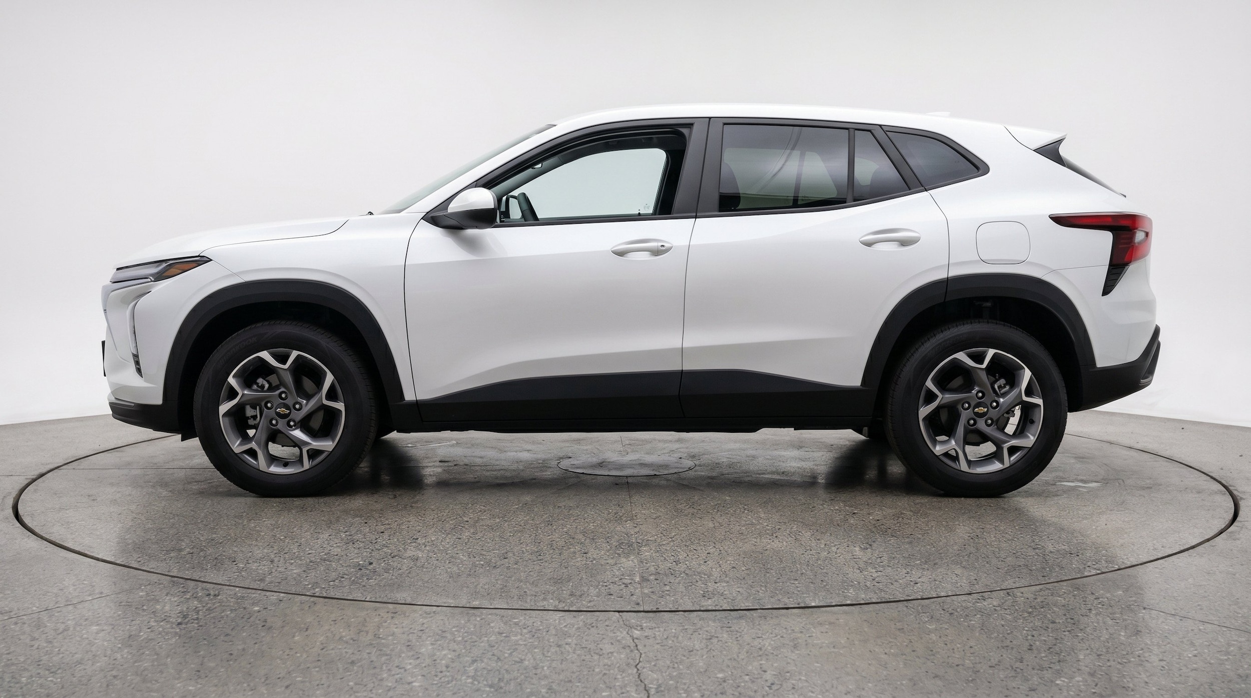 Thumbnail: 2025 Chevrolet Trax - 5