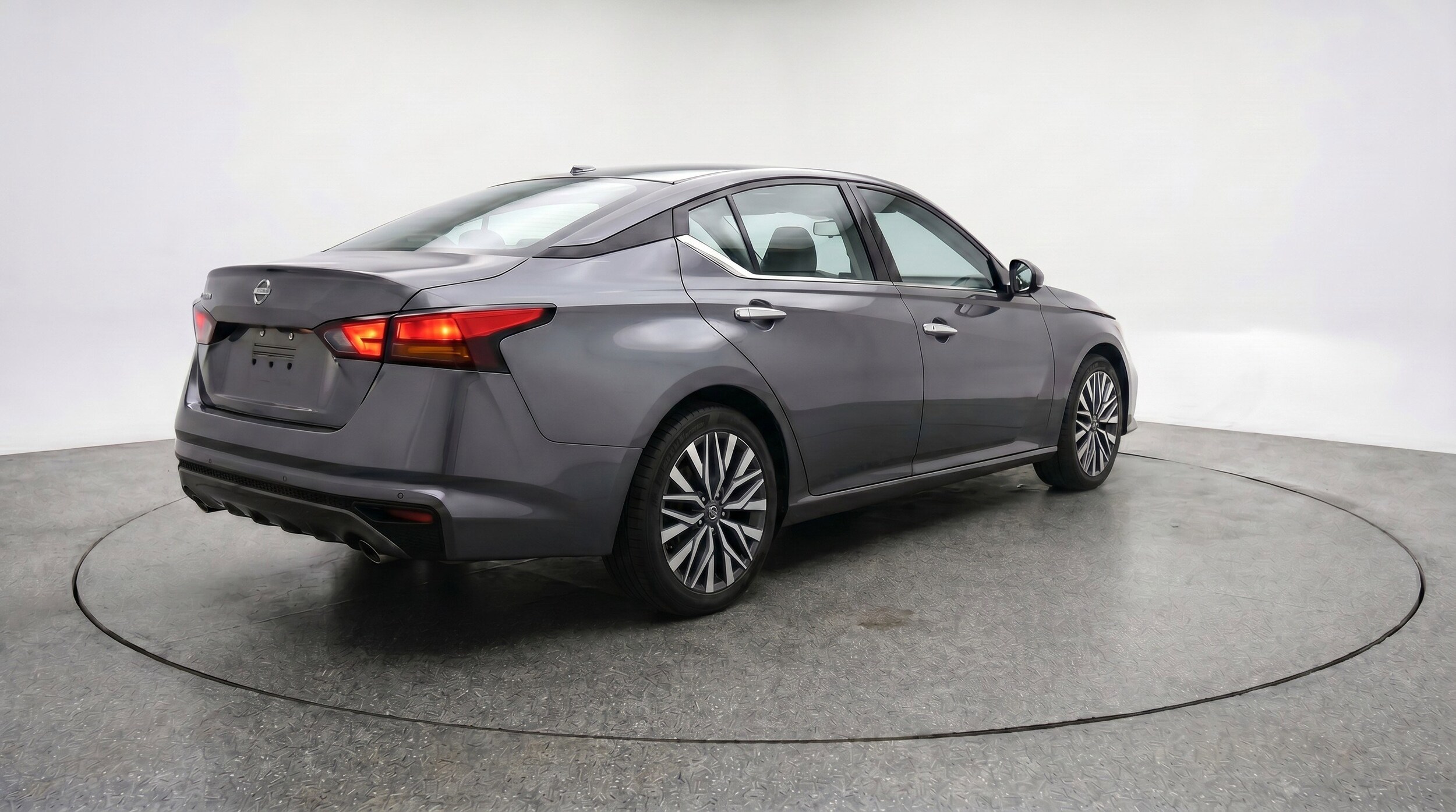 Thumbnail: 2025 Nissan Altima - 9