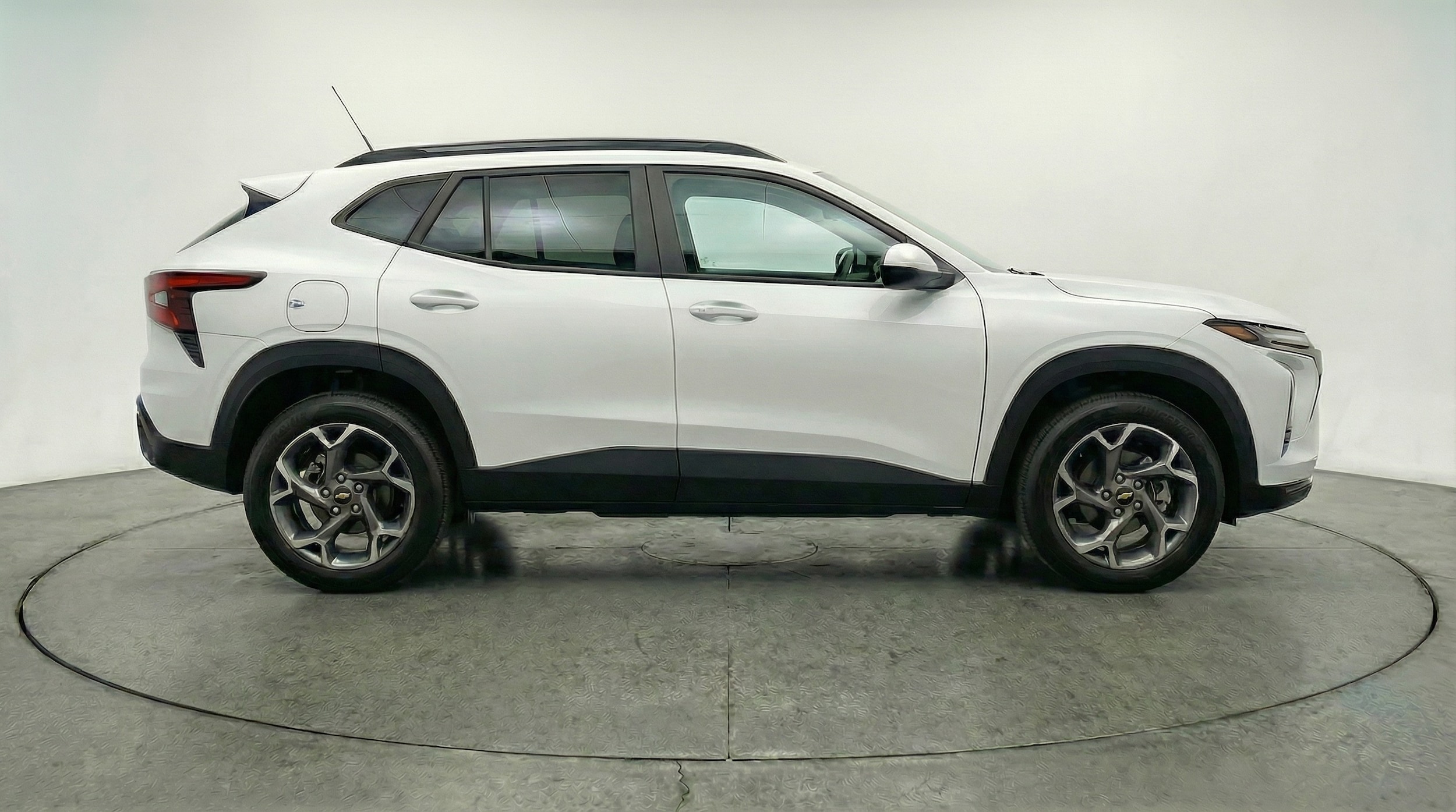 Thumbnail: 2025 Chevrolet Trax - 8