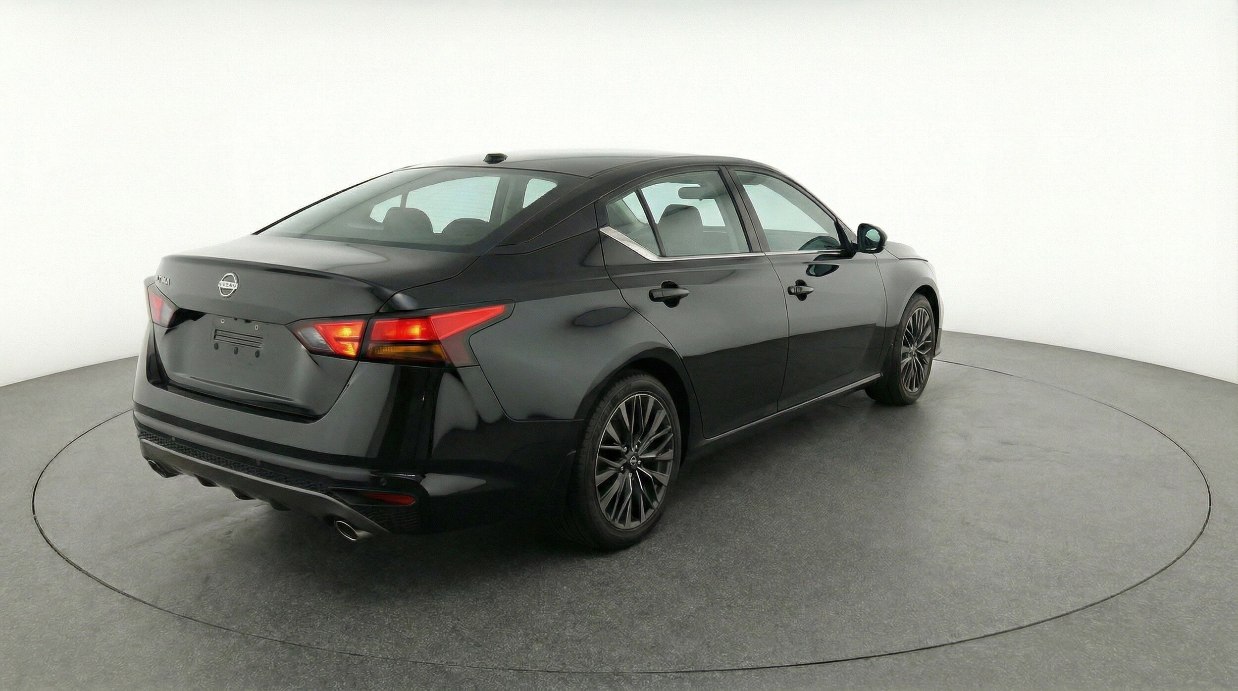 Thumbnail: 2025 Nissan Altima - 9