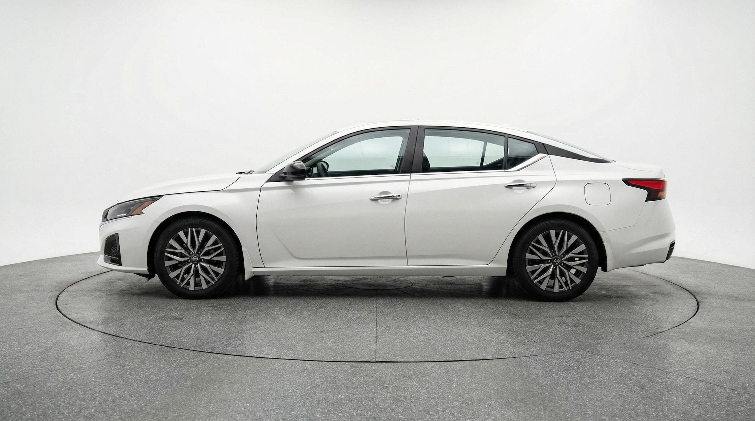 Thumbnail: 2025 Nissan Altima - 4