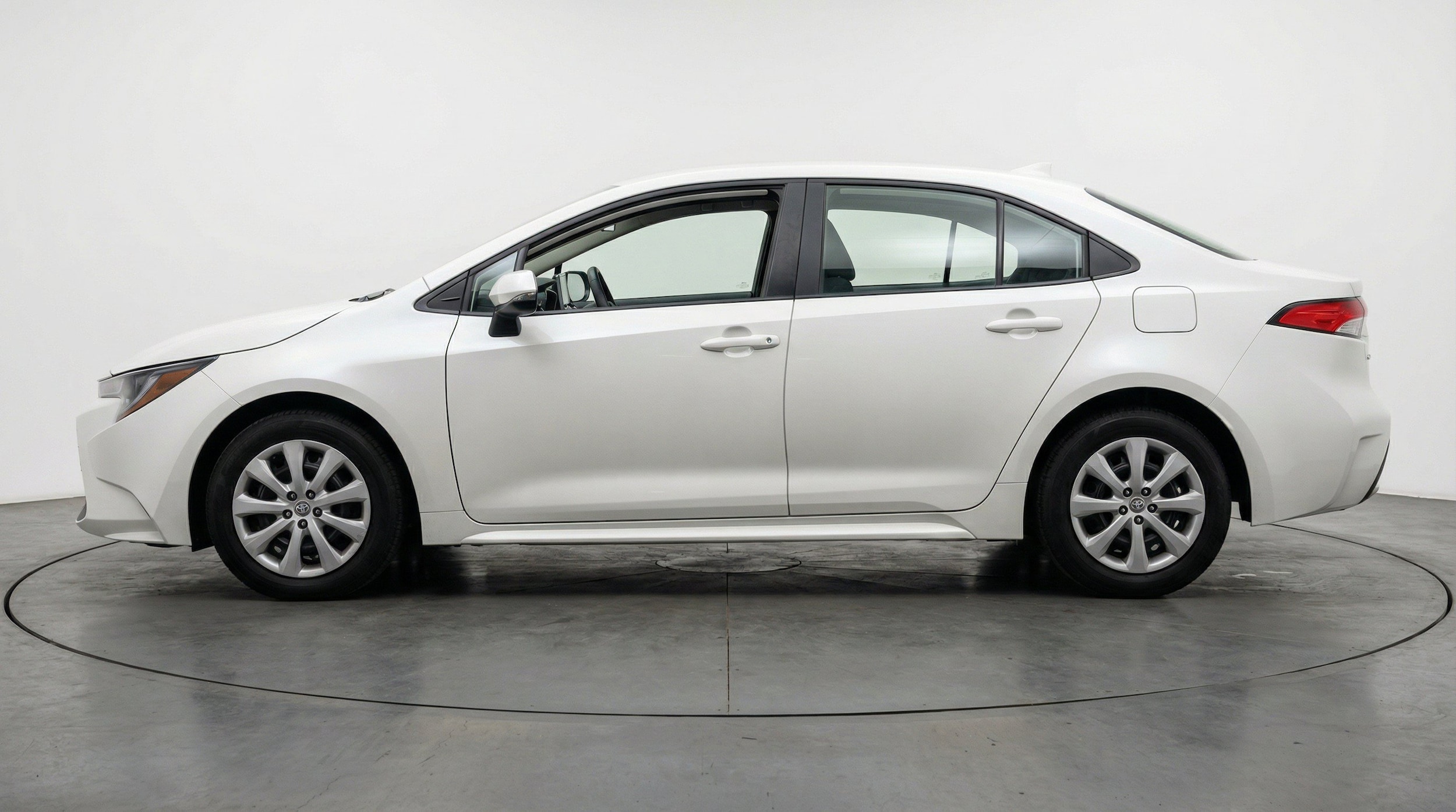 Thumbnail: 2025 Toyota Corolla - 5