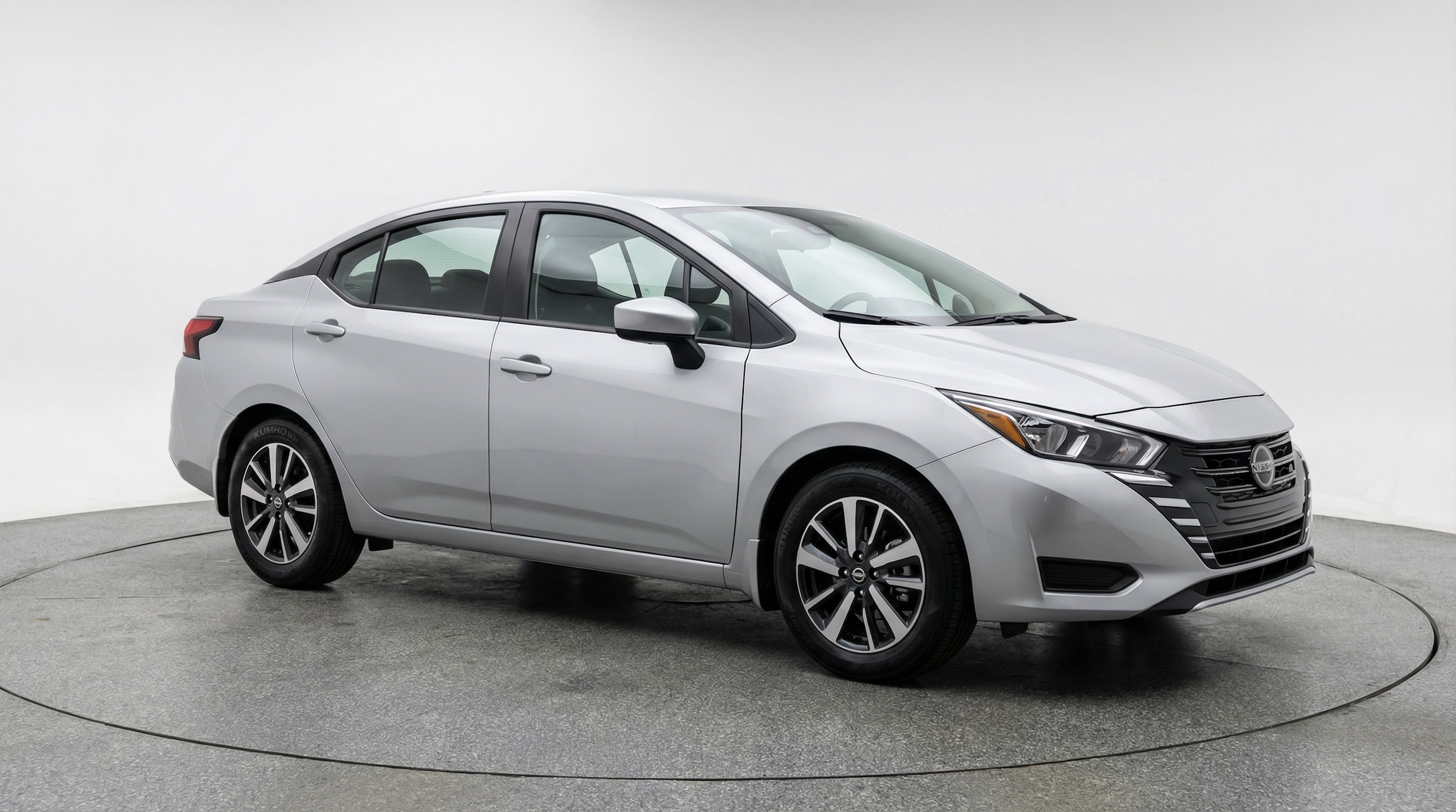 2025 Nissan Versa SV FWD