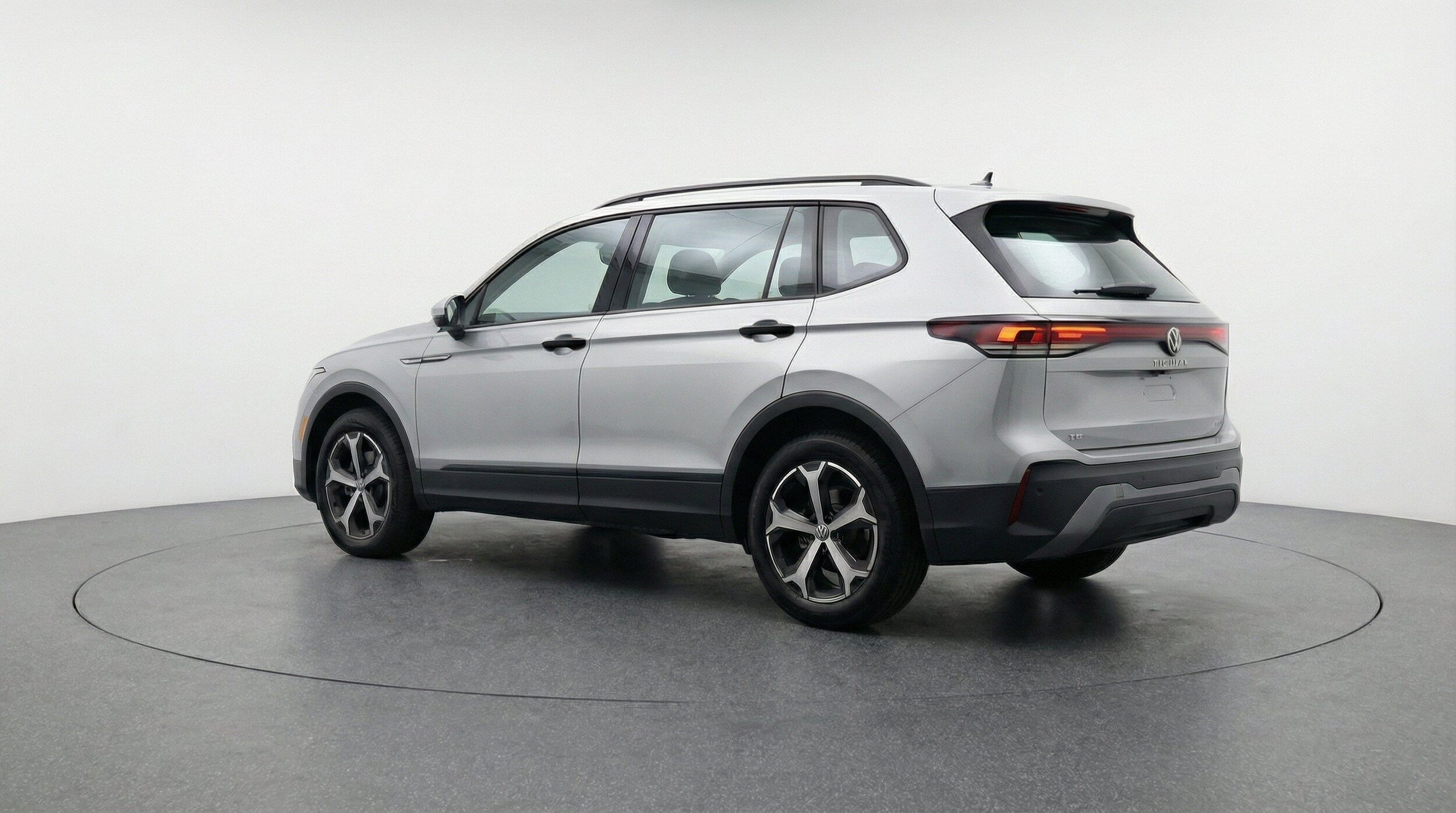 Thumbnail: 2026 Volkswagen Tiguan - 6