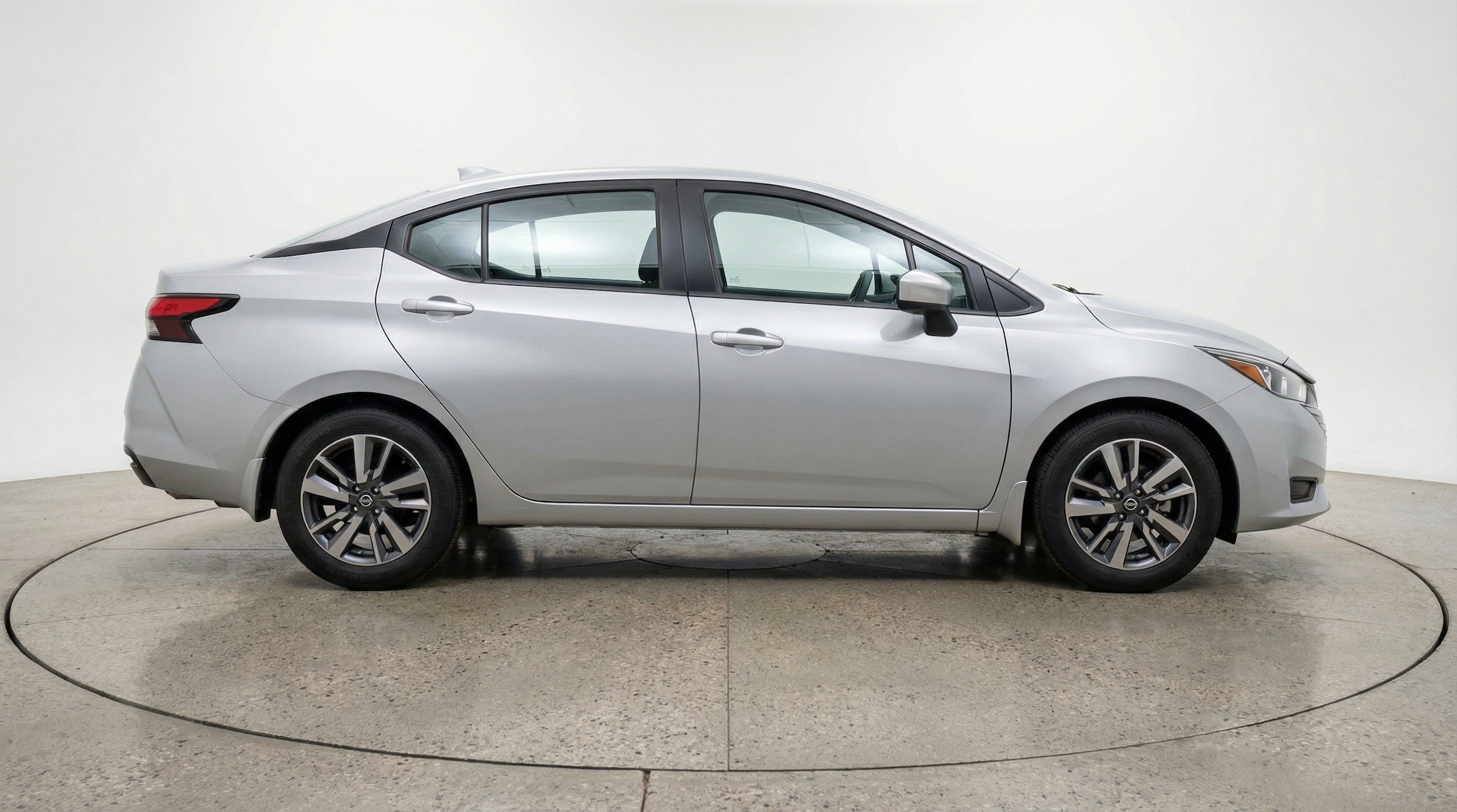 2025 Nissan Versa Sedan SV - Photo 10