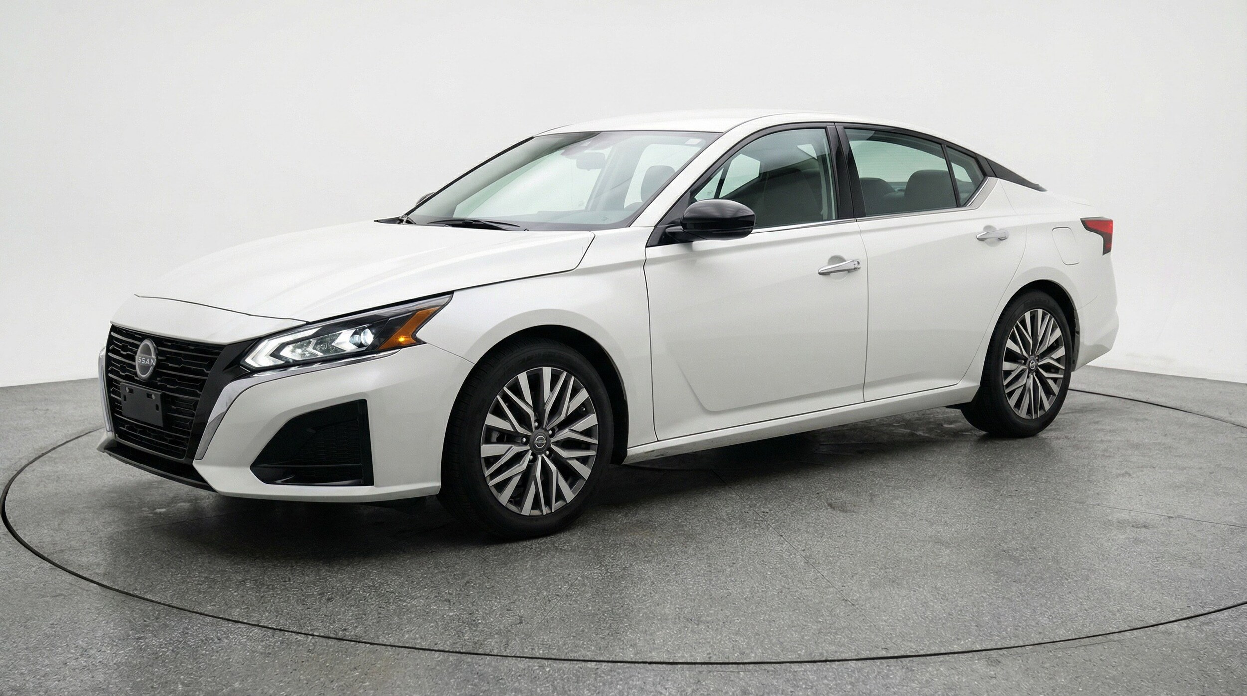 Thumbnail: 2025 Nissan Altima - 3