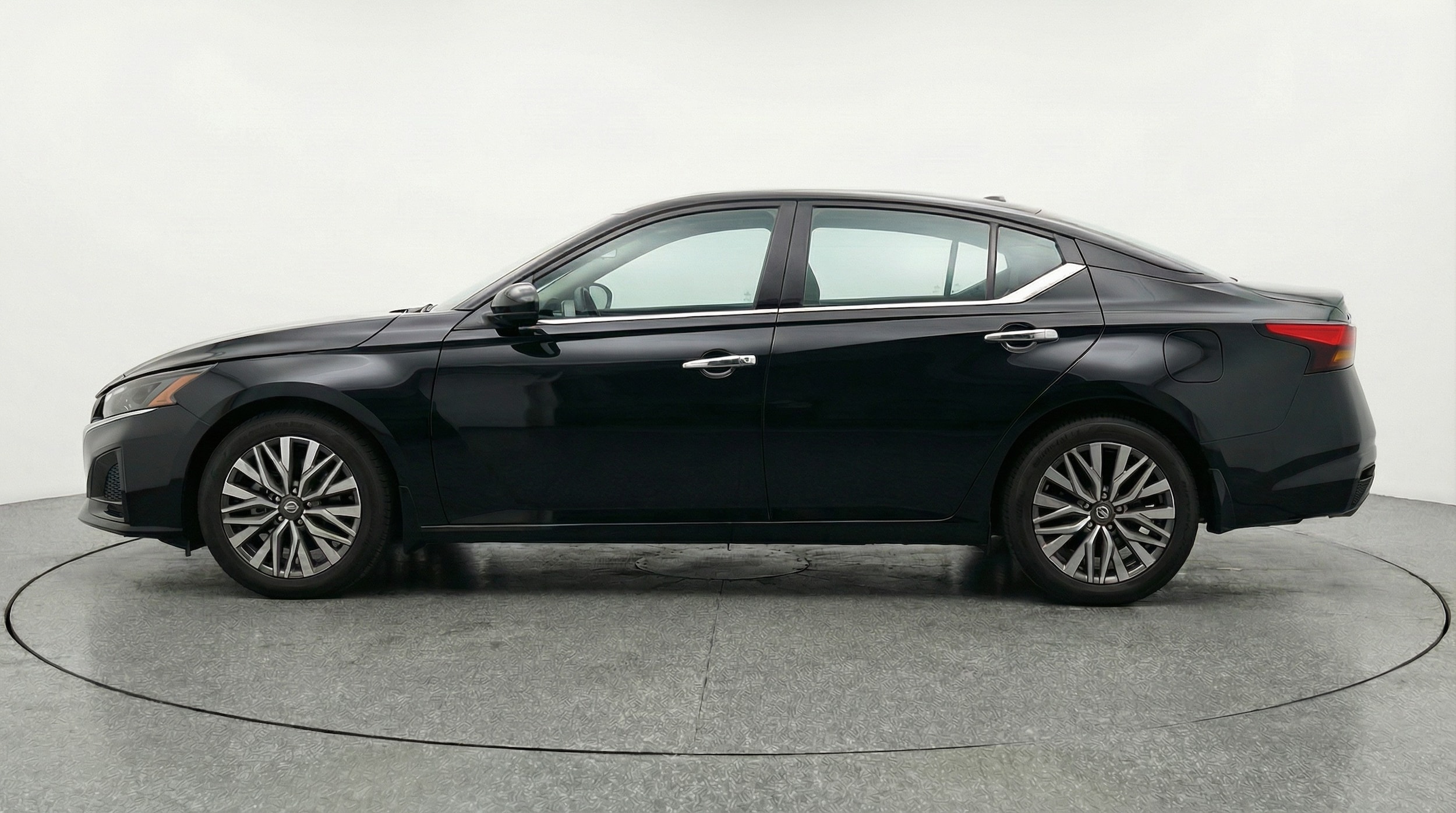 Thumbnail: 2025 Nissan Altima - 4