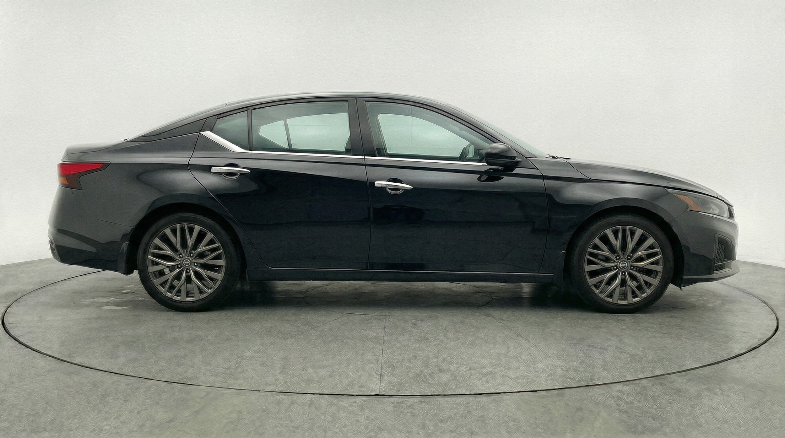 Thumbnail: 2025 Nissan Altima - 8