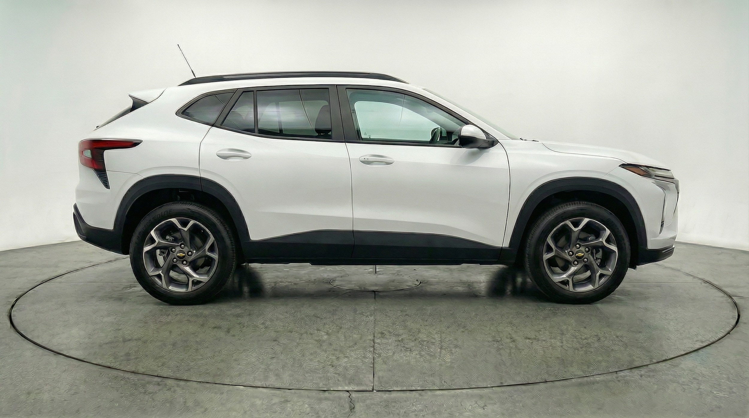 Thumbnail: 2025 Chevrolet Trax - 8