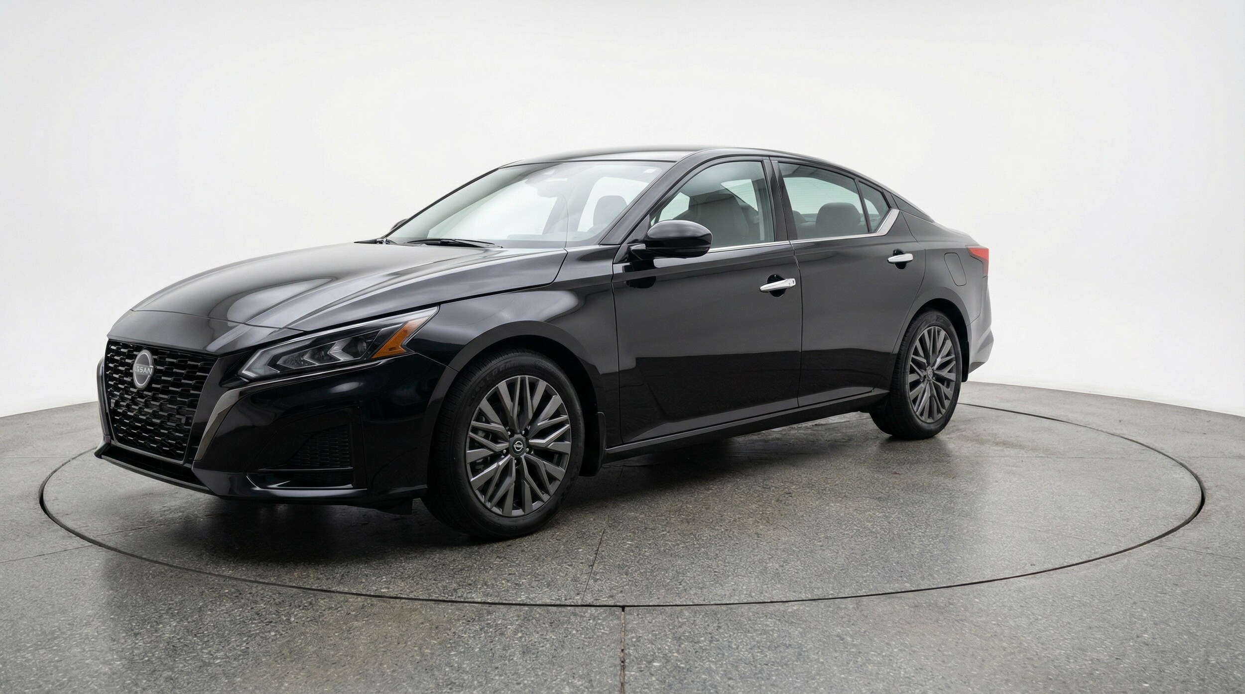 Thumbnail: 2025 Nissan Altima - 3