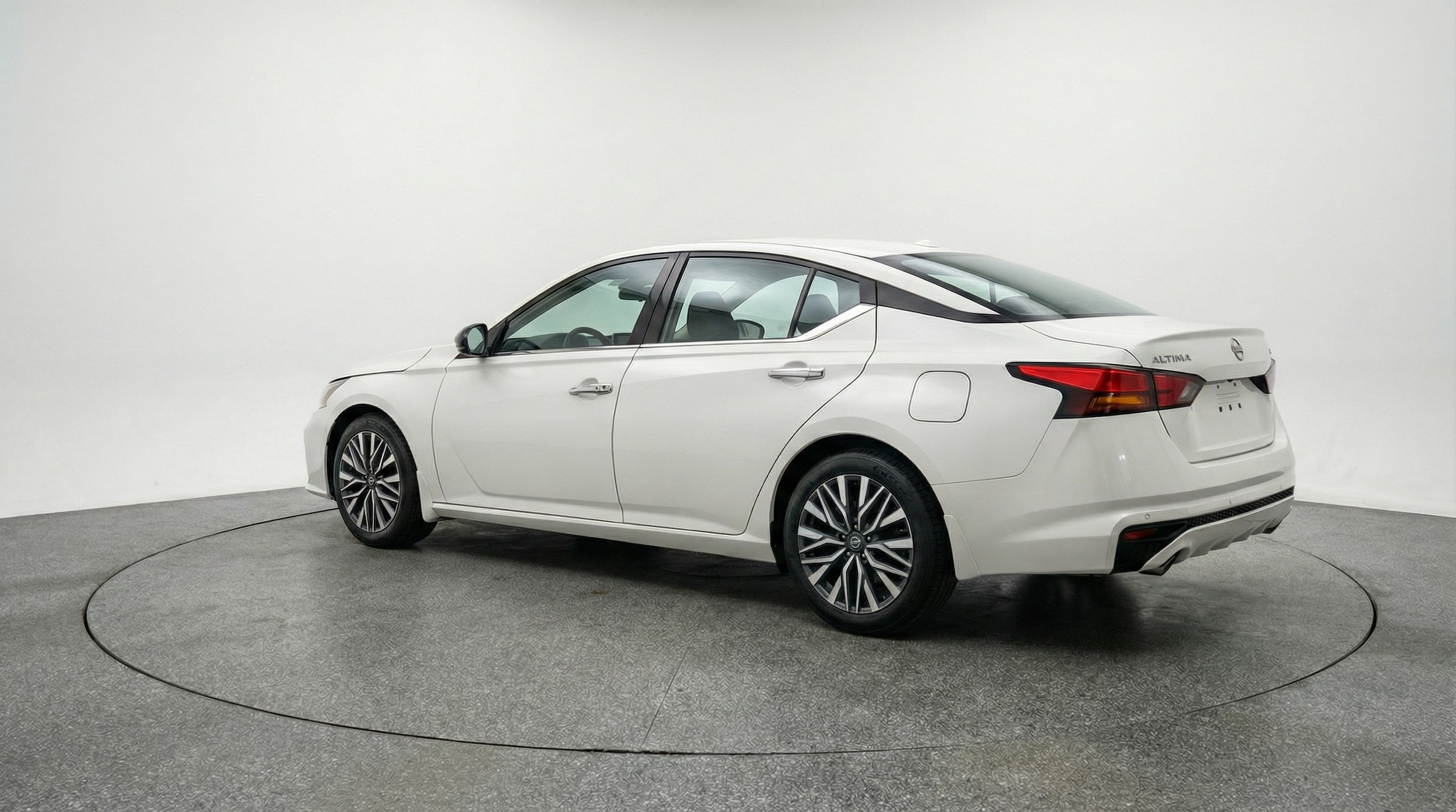 Thumbnail: 2025 Nissan Altima - 5