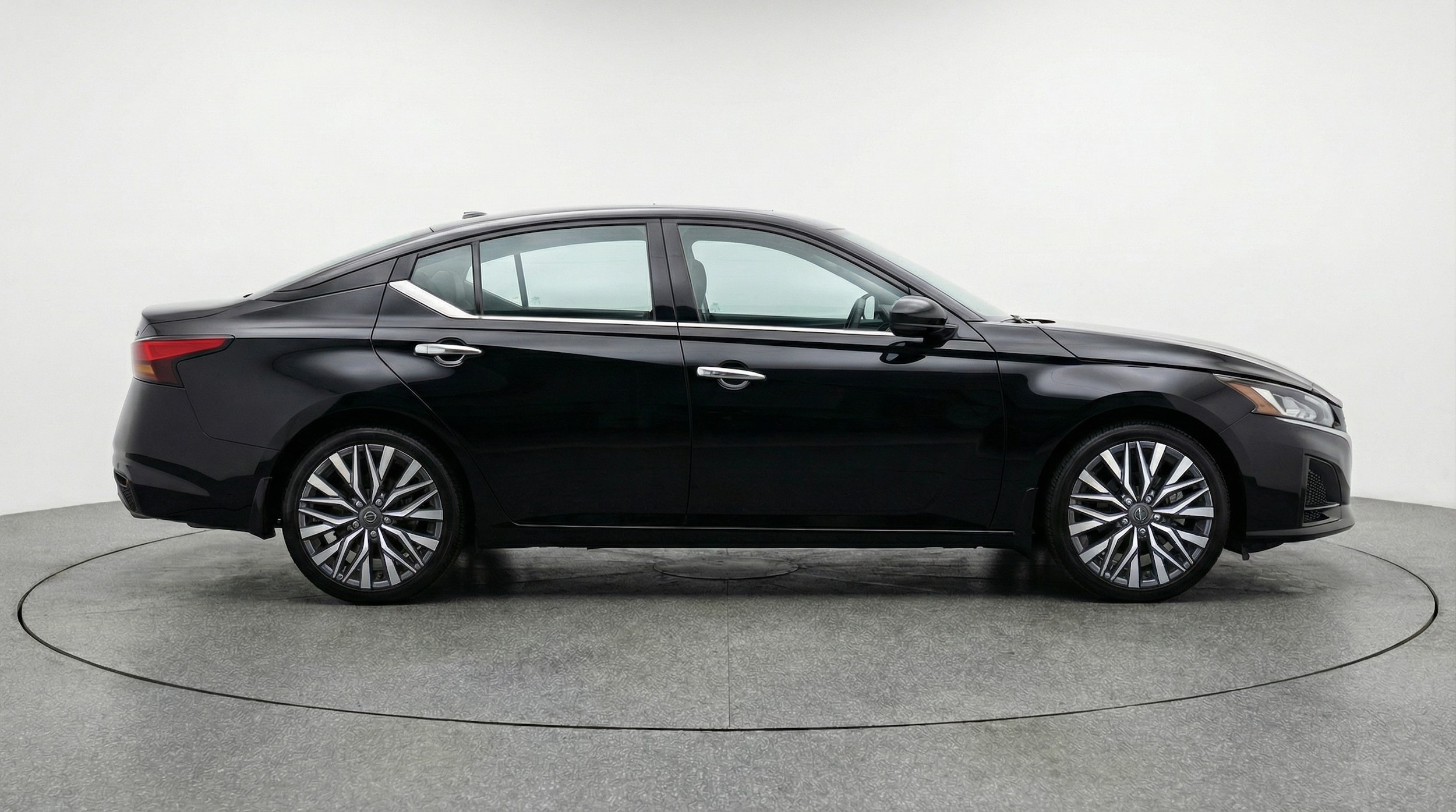 Thumbnail: 2025 Nissan Altima - 8