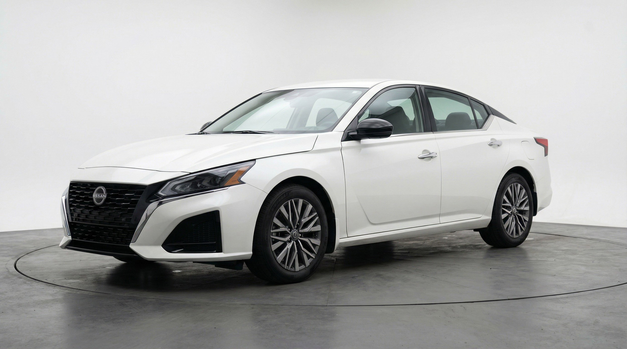 Thumbnail: 2025 Nissan Altima - 3