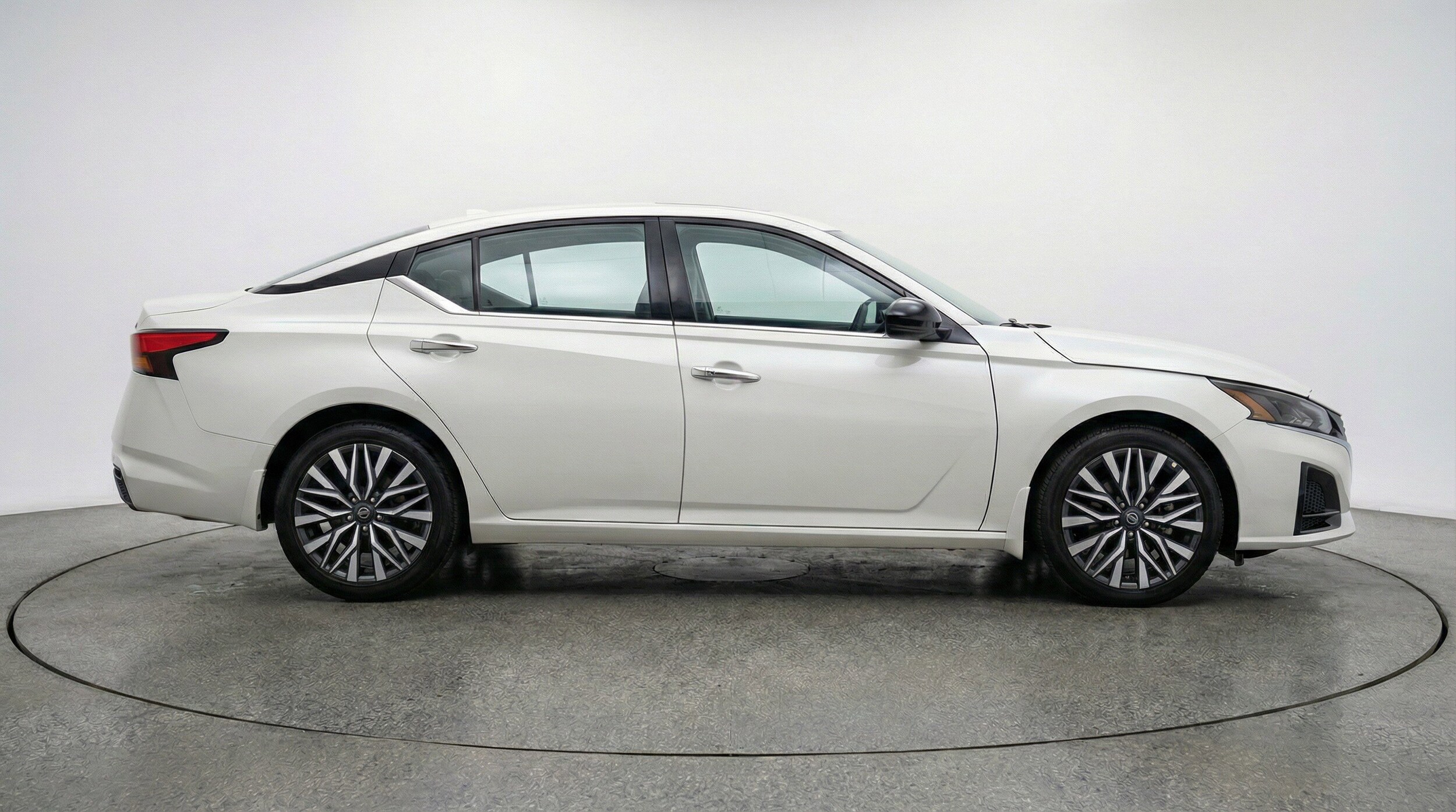 Thumbnail: 2025 Nissan Altima - 11