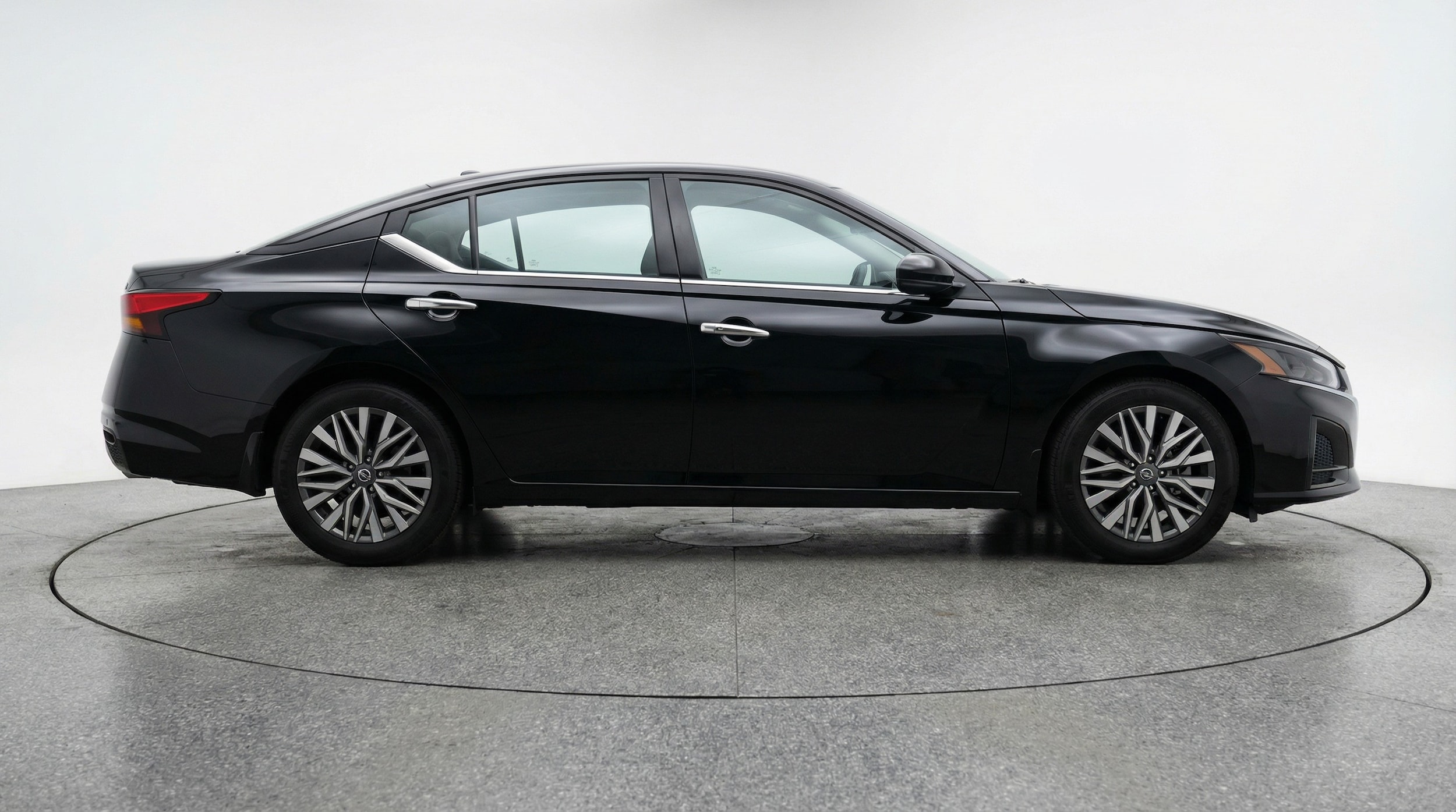 Thumbnail: 2025 Nissan Altima - 8