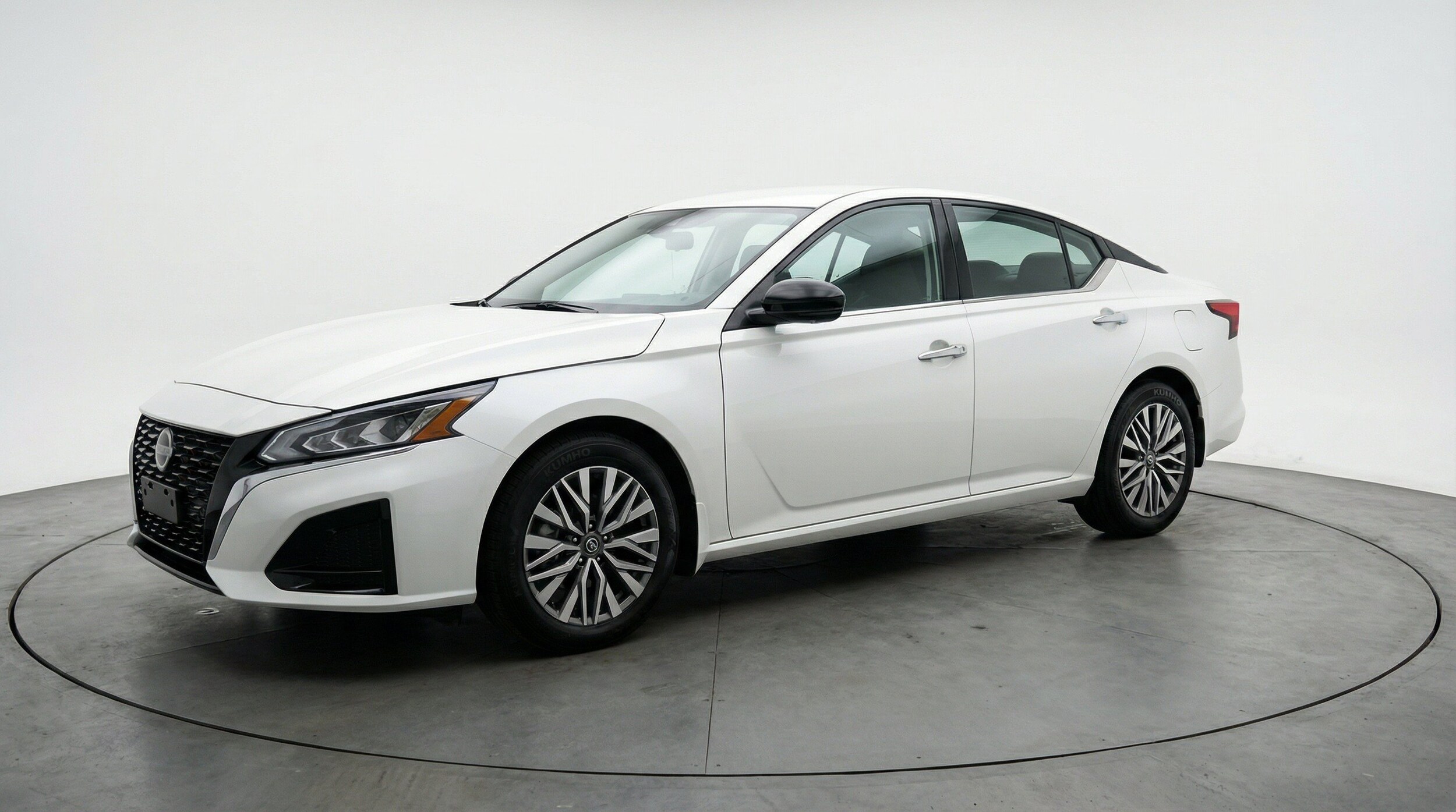 Thumbnail: 2025 Nissan Altima - 3