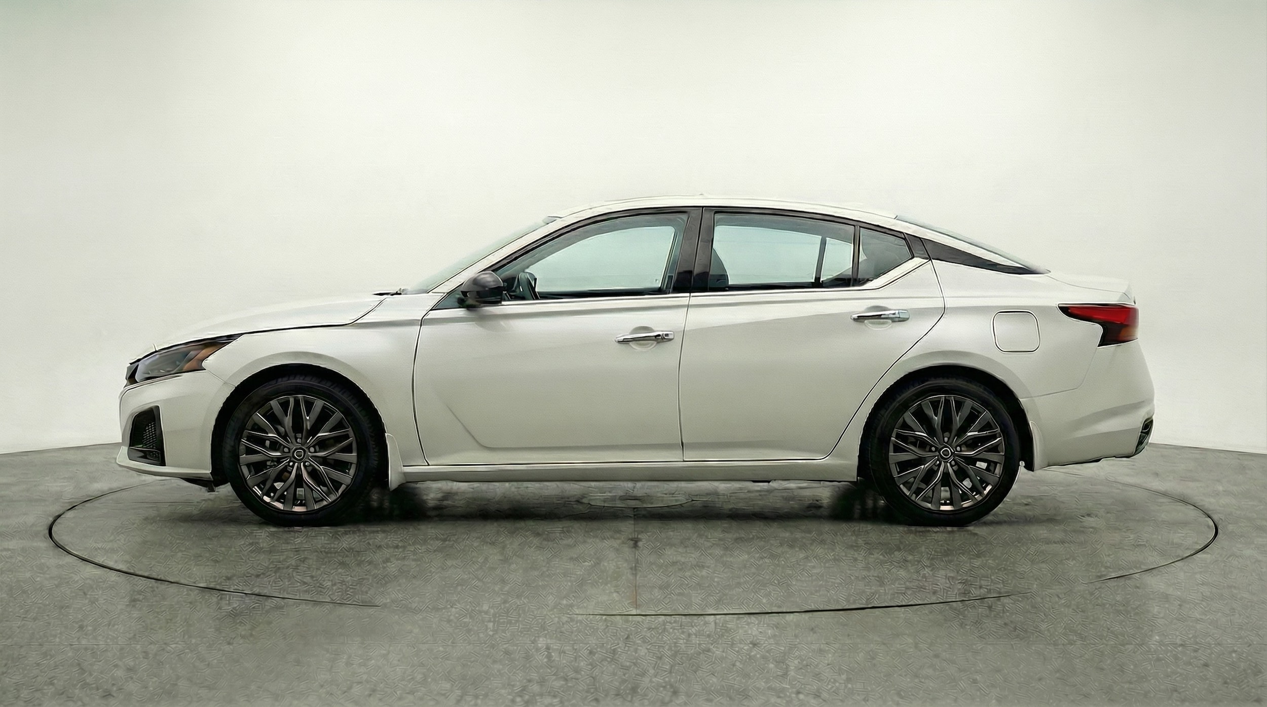 Thumbnail: 2025 Nissan Altima - 4