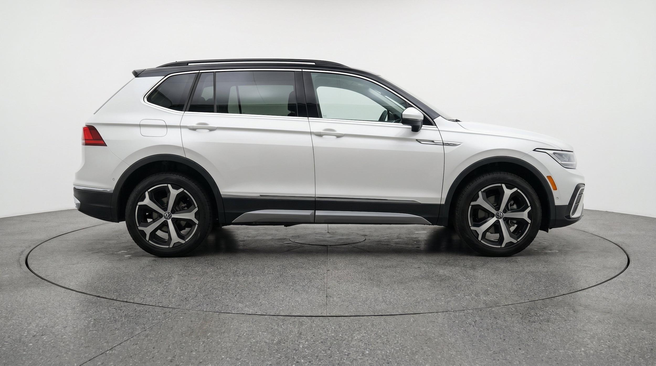 Thumbnail: 2026 Volkswagen Tiguan - 11