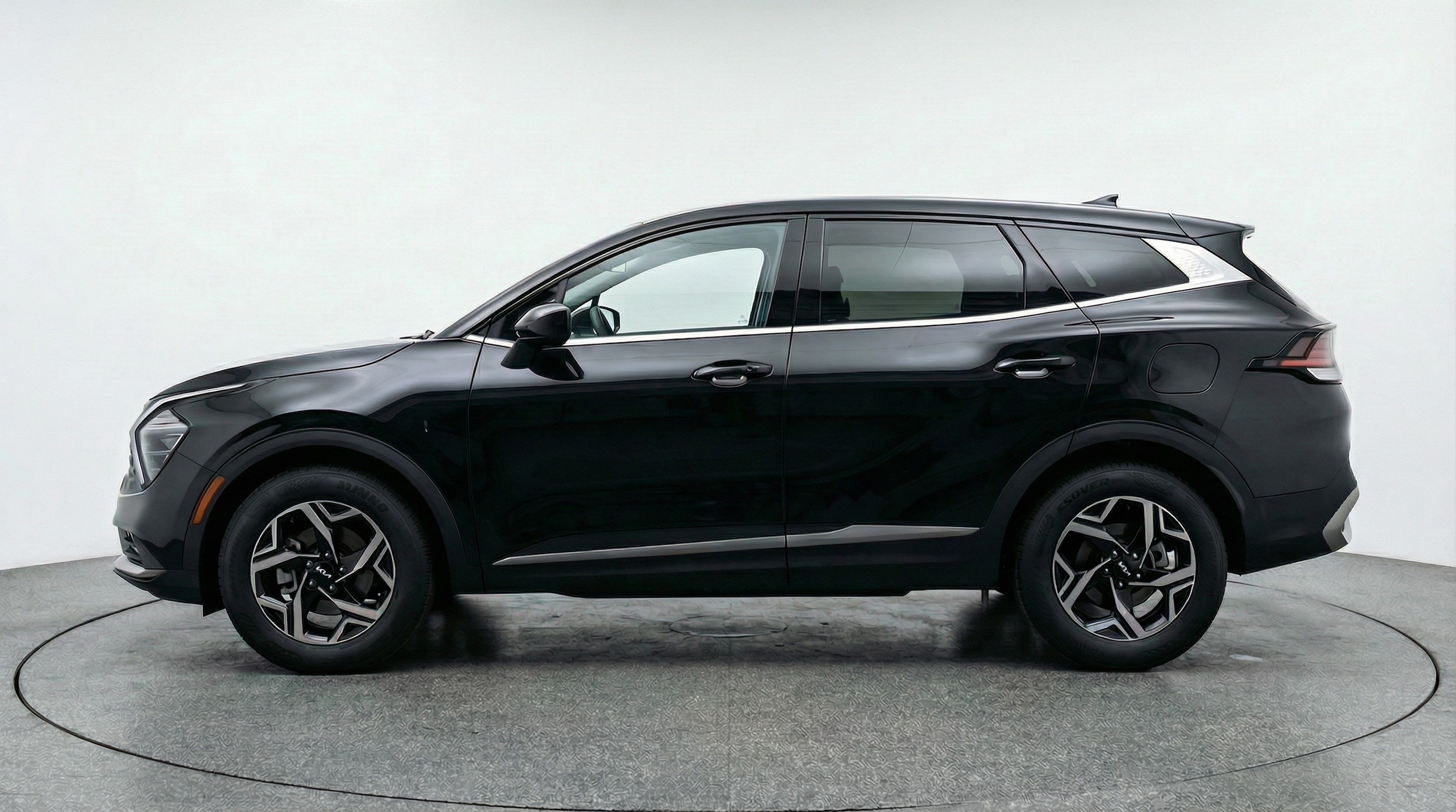 Thumbnail: 2025 Kia Sportage - 4