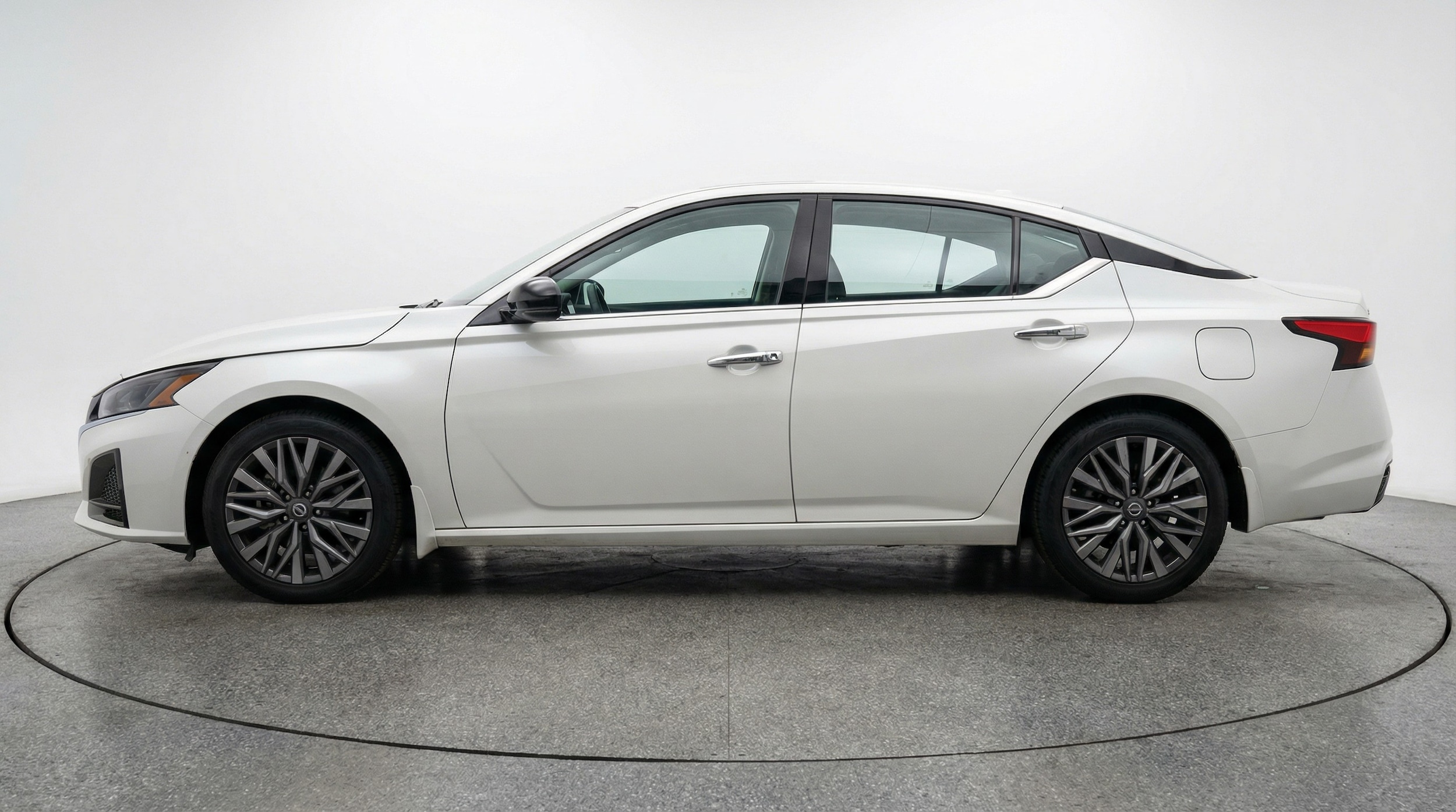 Thumbnail: 2025 Nissan Altima - 4