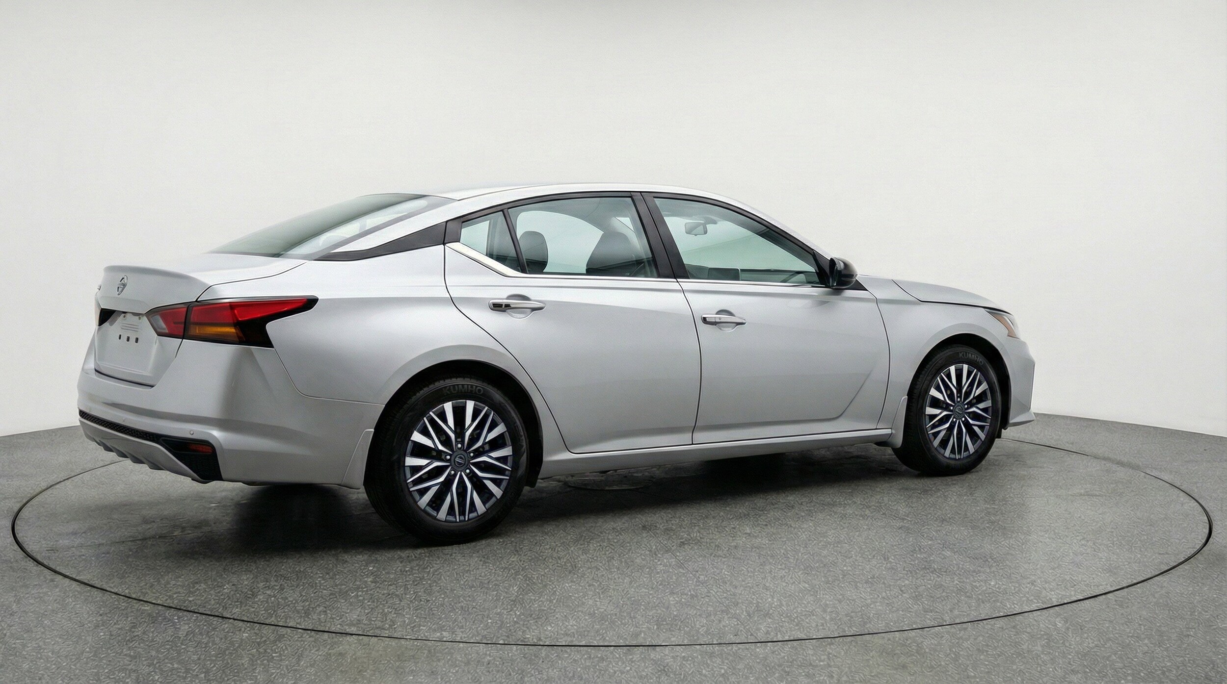 Thumbnail: 2025 Nissan Altima - 9