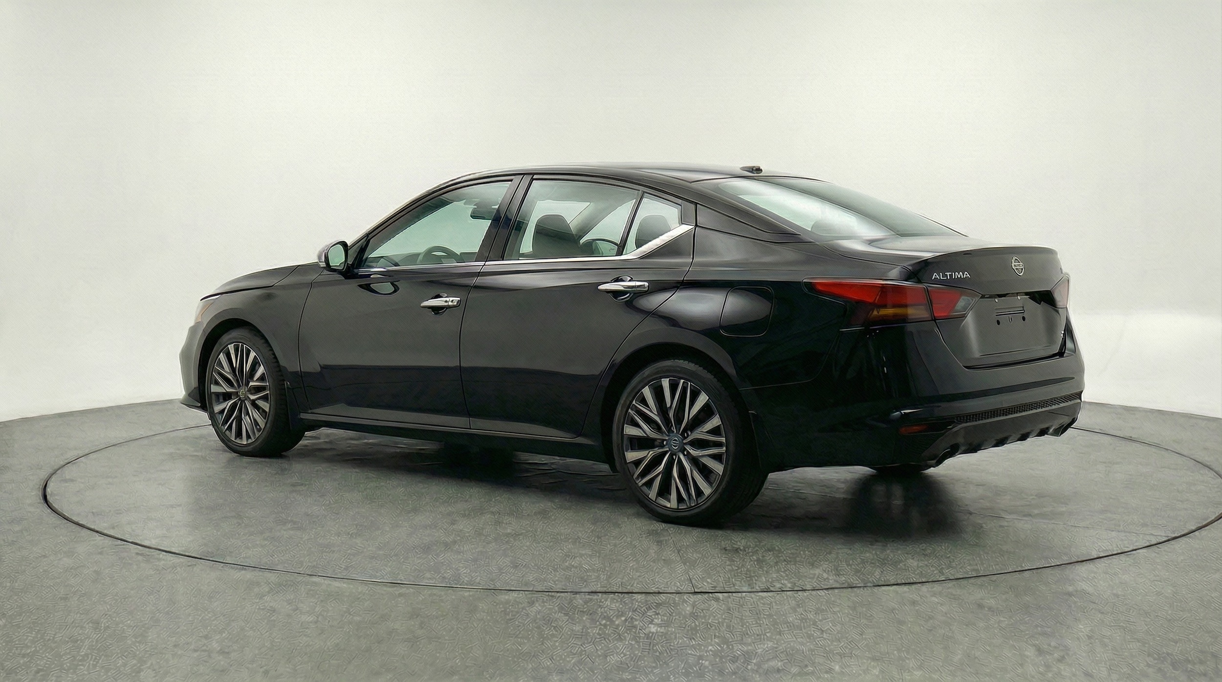 Thumbnail: 2025 Nissan Altima - 5