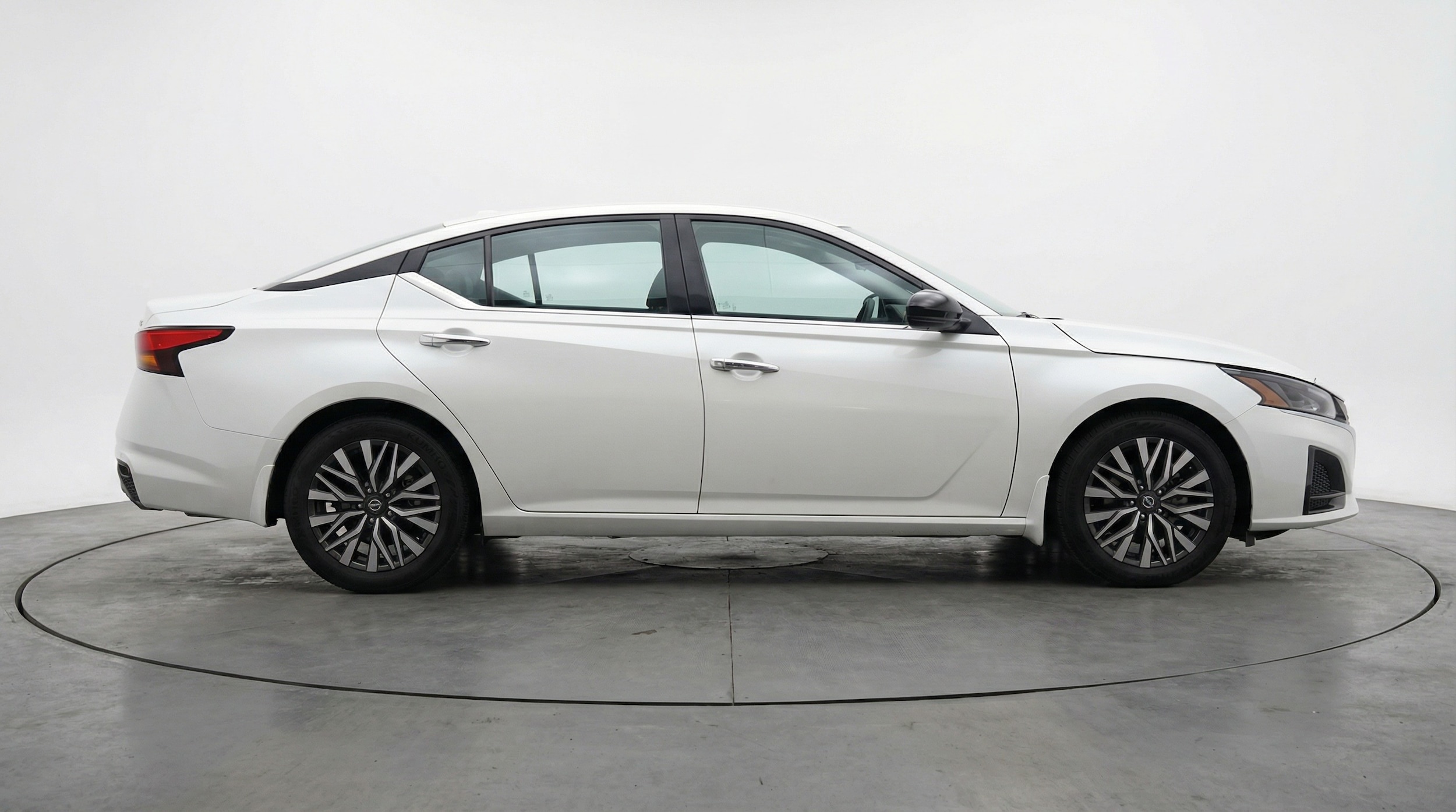 Thumbnail: 2025 Nissan Altima - 8