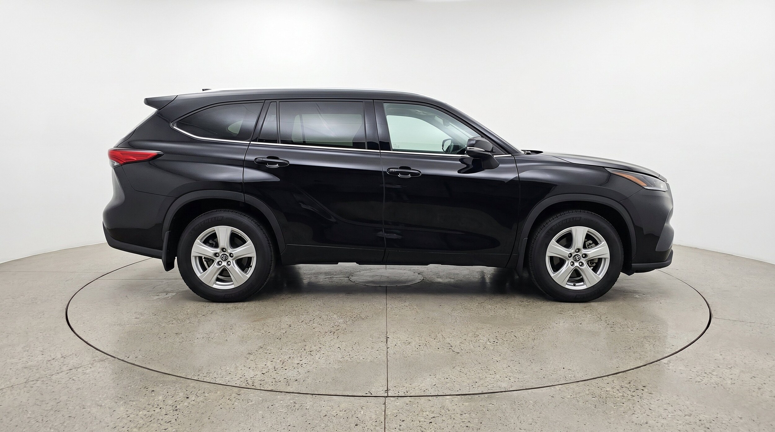 Thumbnail: 2025 Toyota Highlander - 11