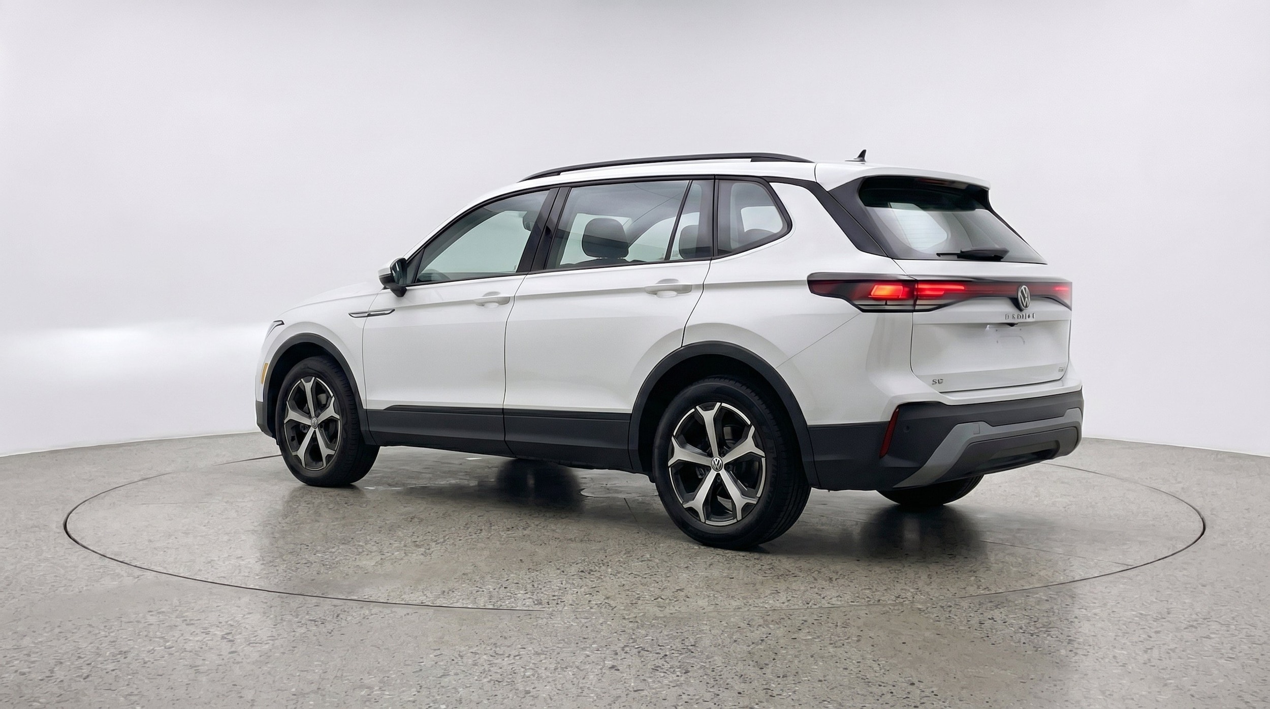 Thumbnail: 2026 Volkswagen Tiguan - 6