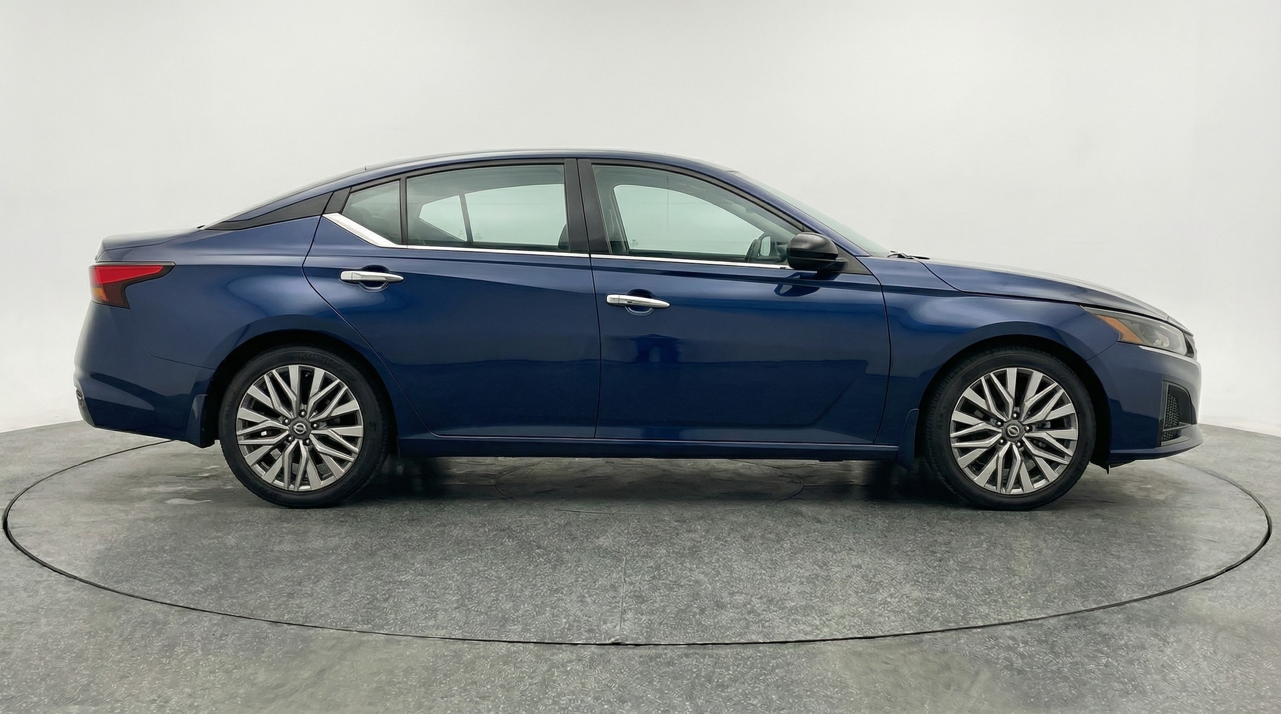 Thumbnail: 2025 Nissan Altima - 8