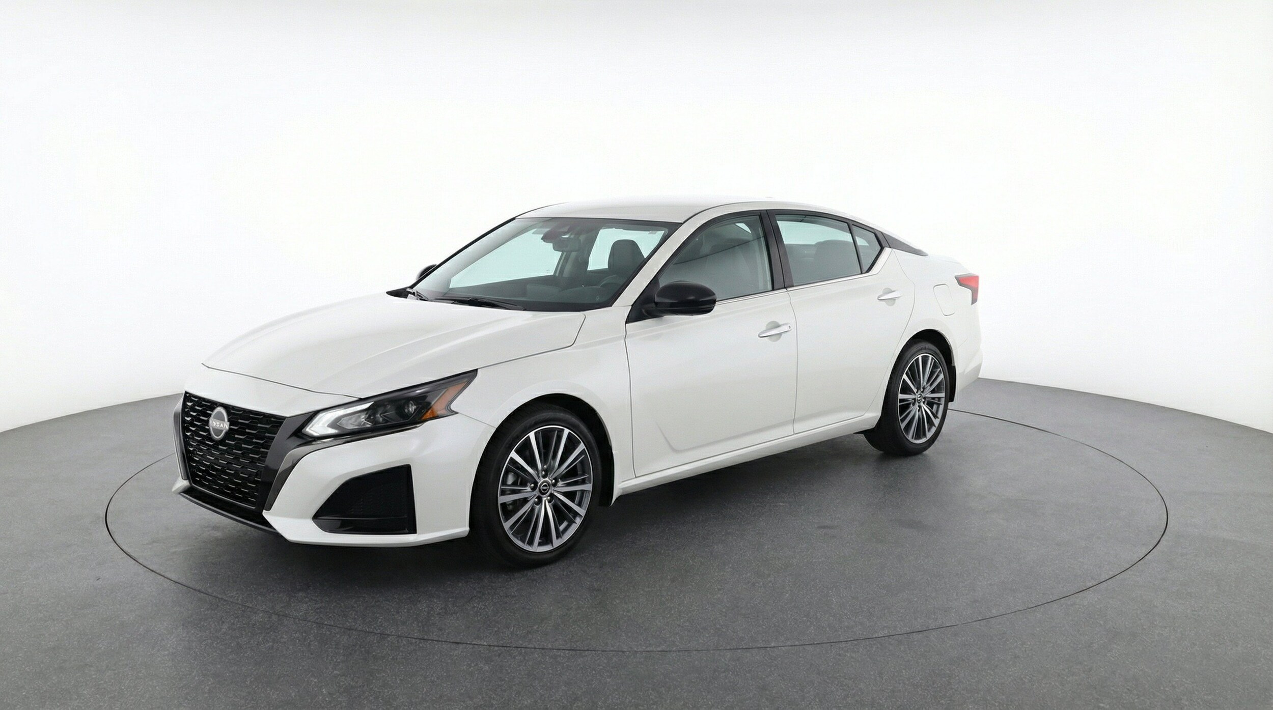 Thumbnail: 2025 Nissan Altima - 3