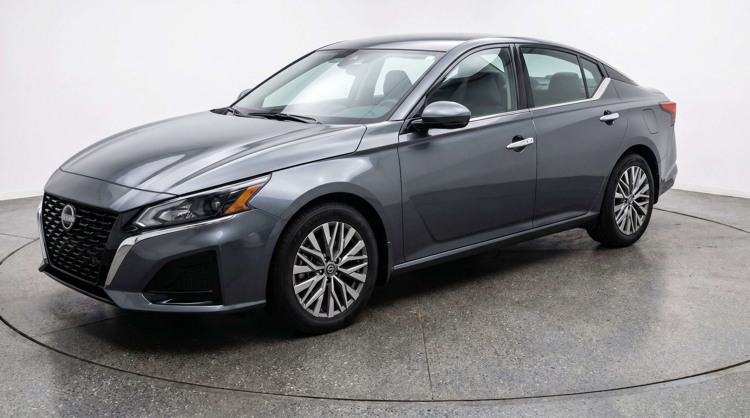 Thumbnail: 2025 Nissan Altima - 3