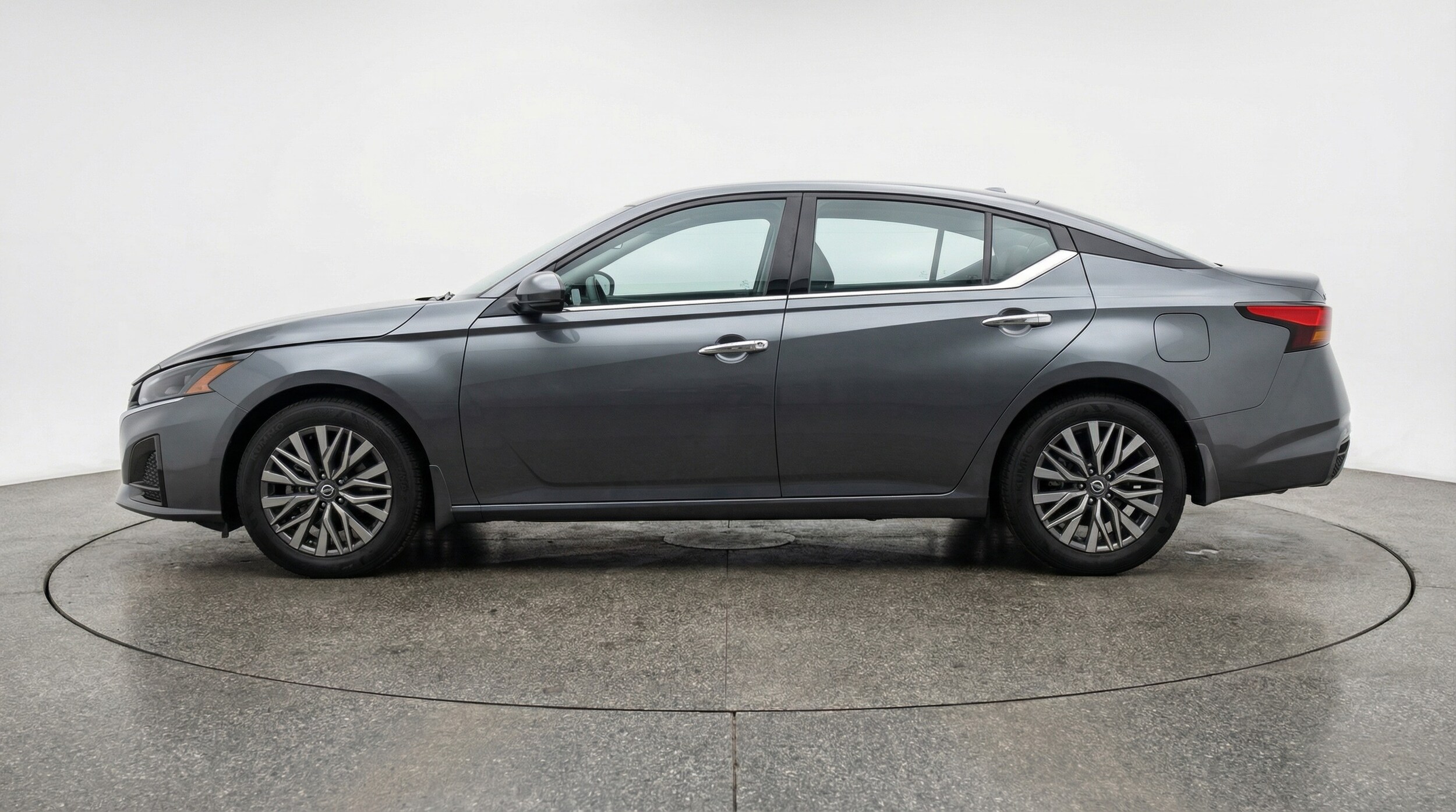 Thumbnail: 2025 Nissan Altima - 4