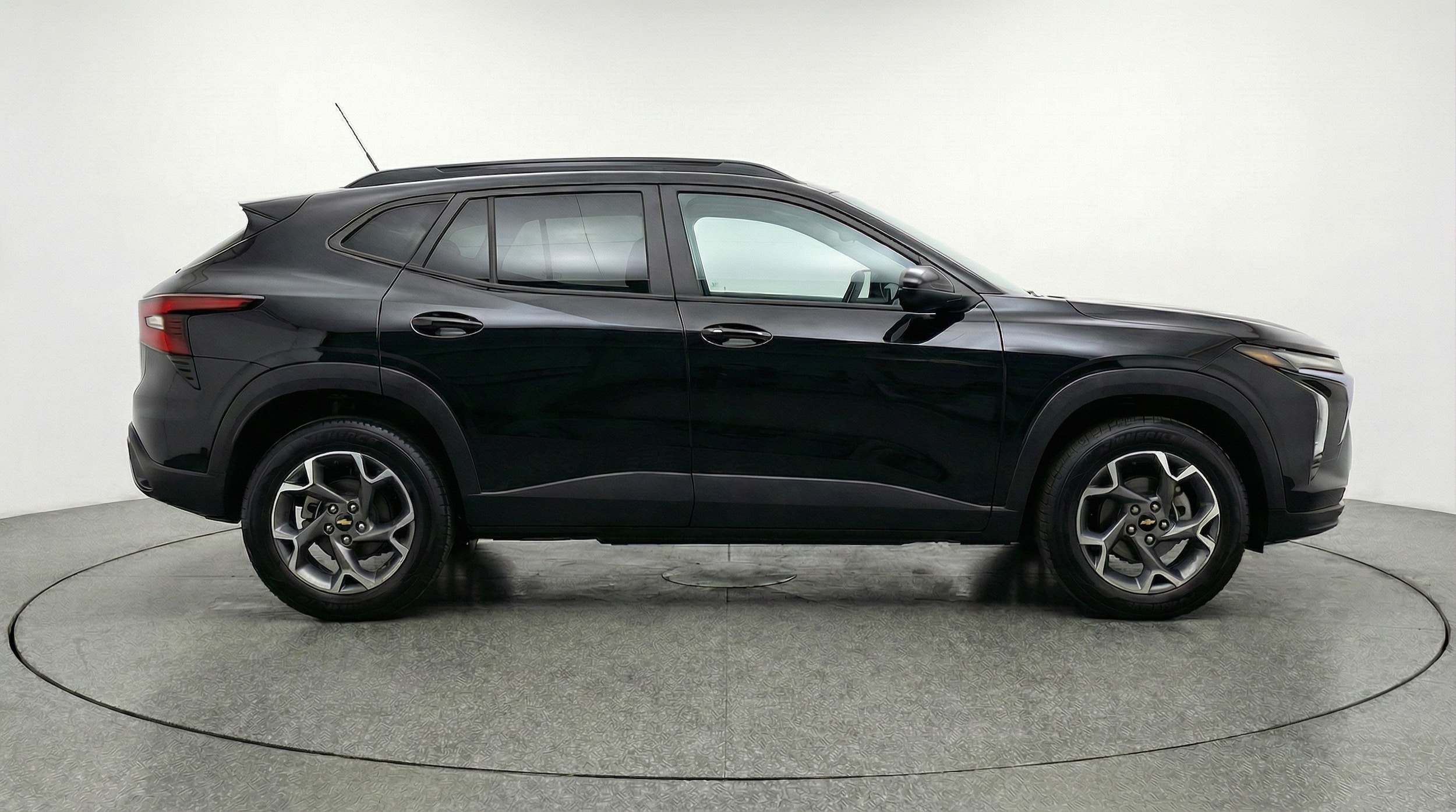 Thumbnail: 2025 Chevrolet Trax - 8