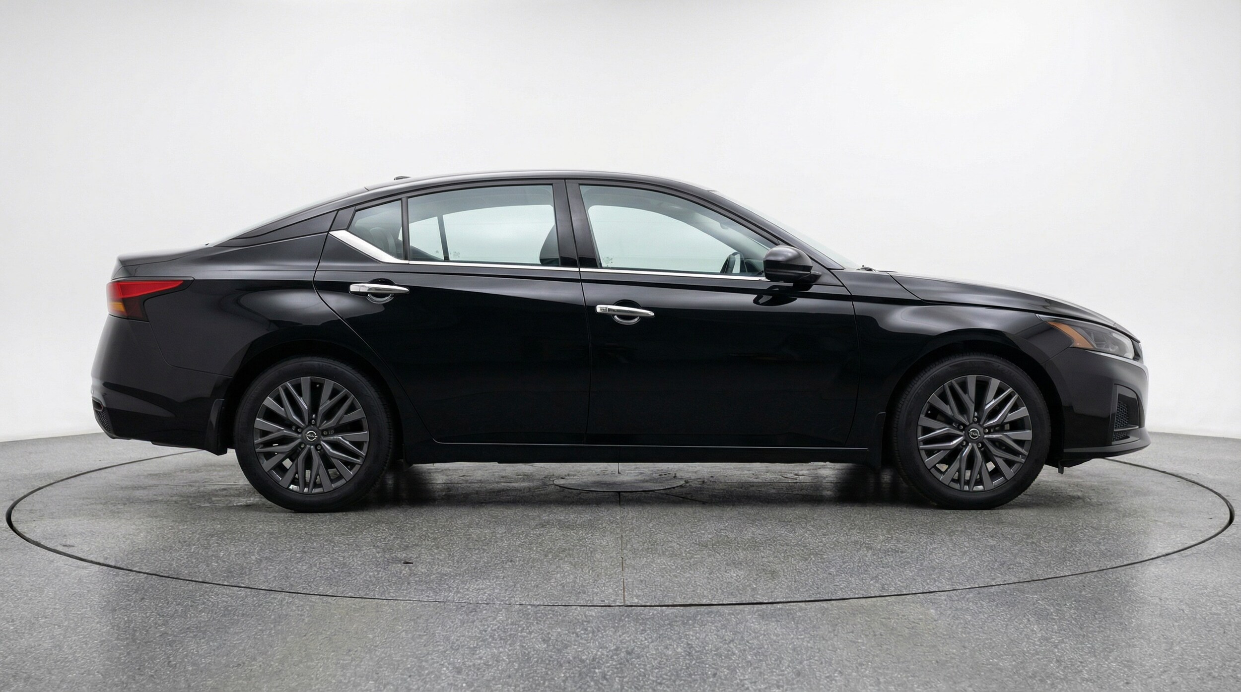 Thumbnail: 2025 Nissan Altima - 8