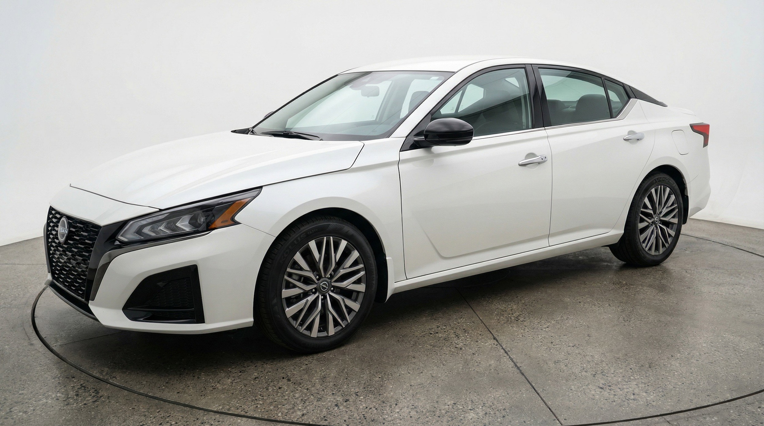 Thumbnail: 2025 Nissan Altima - 3