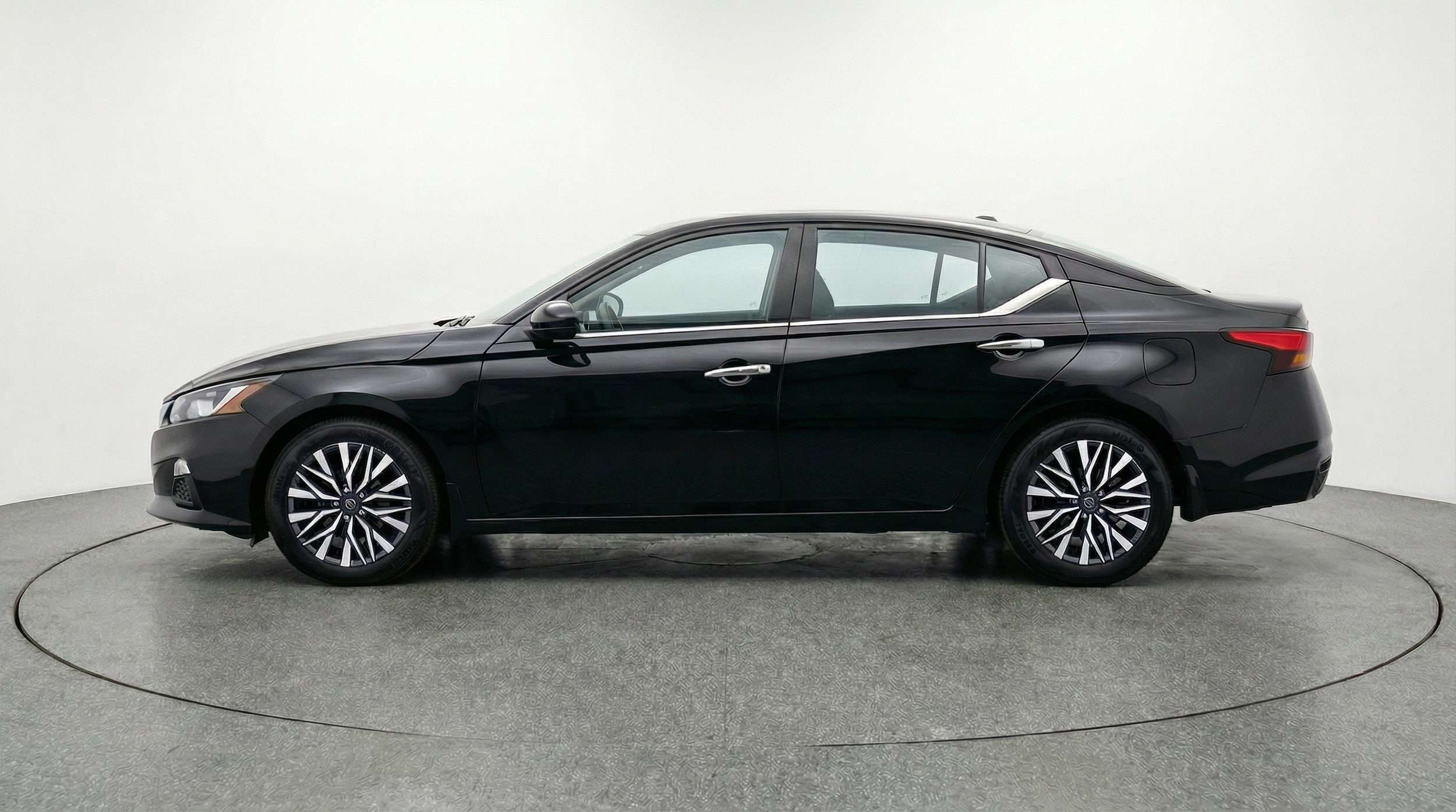 Thumbnail: 2025 Nissan Altima - 4