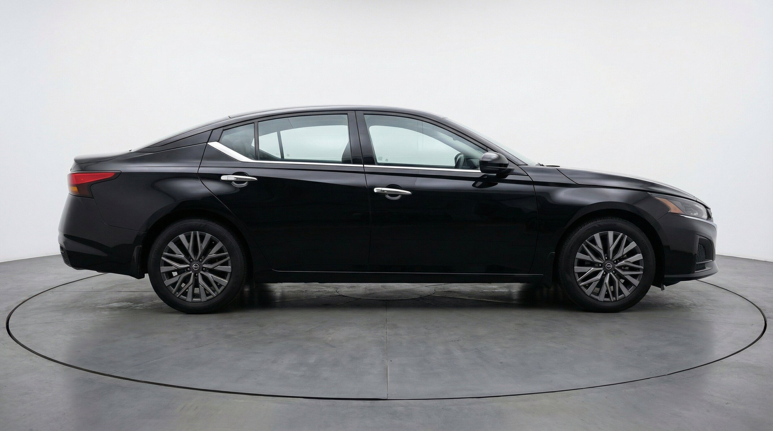 Thumbnail: 2025 Nissan Altima - 11