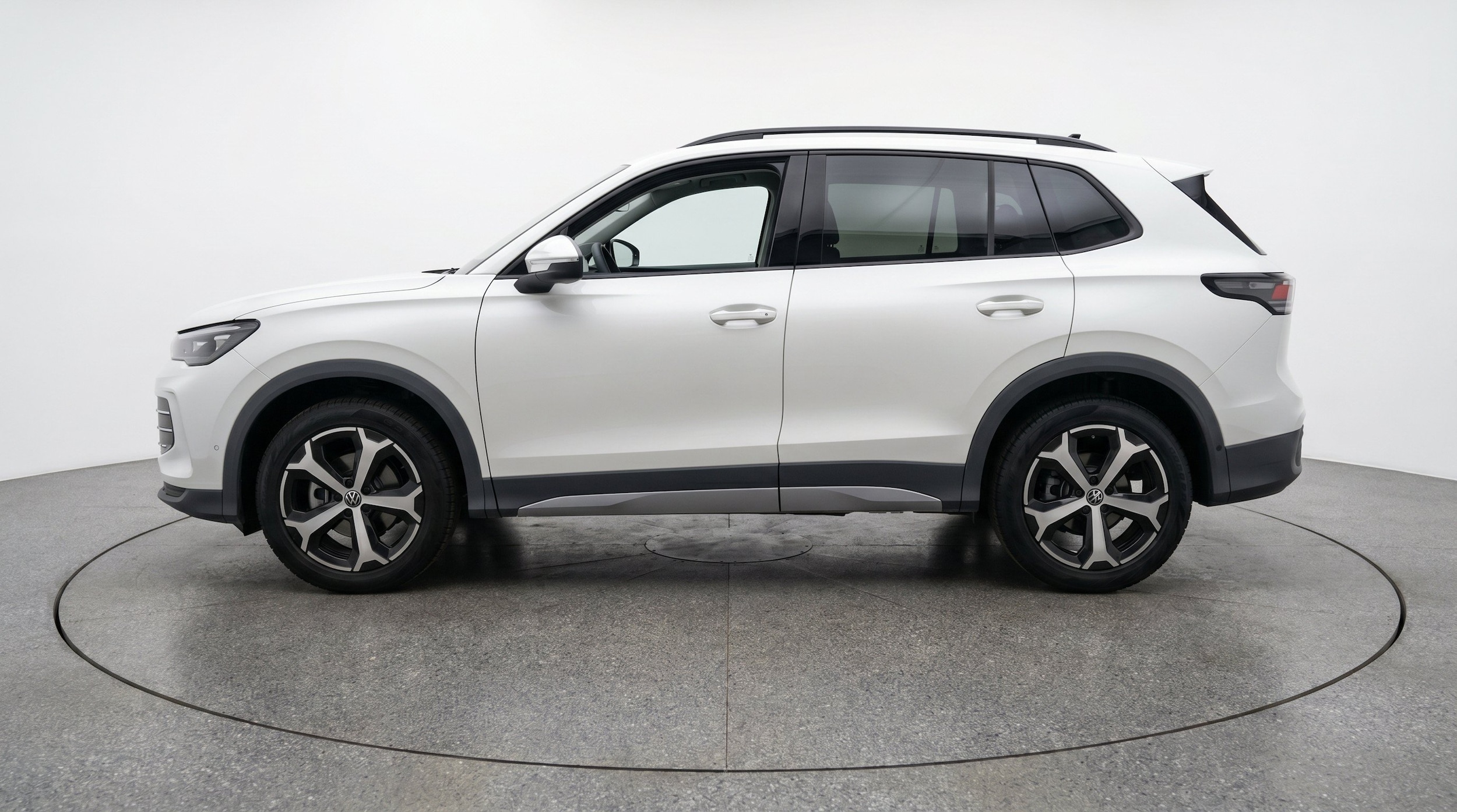Thumbnail: 2026 Volkswagen Tiguan - 5