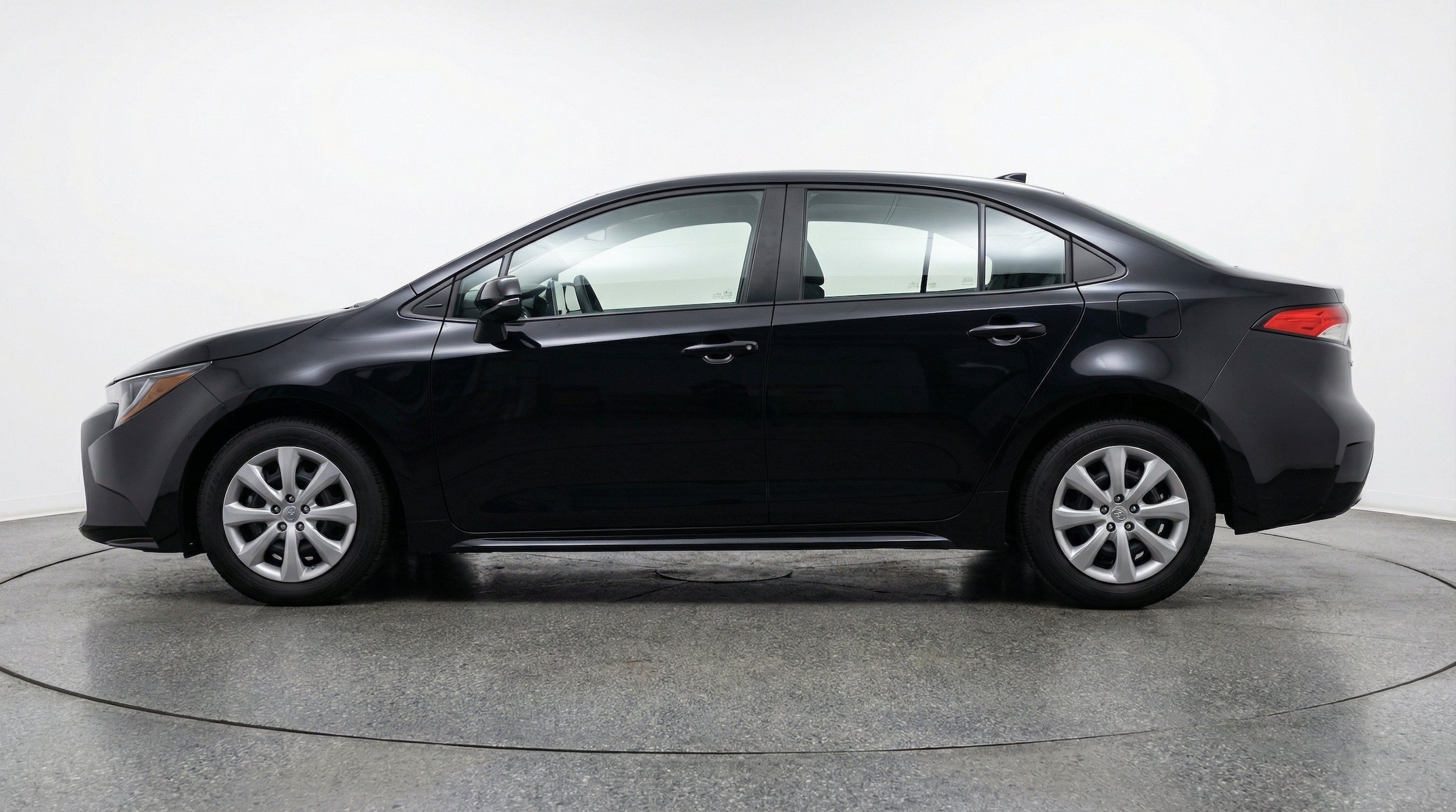 Thumbnail: 2025 Toyota Corolla - 5