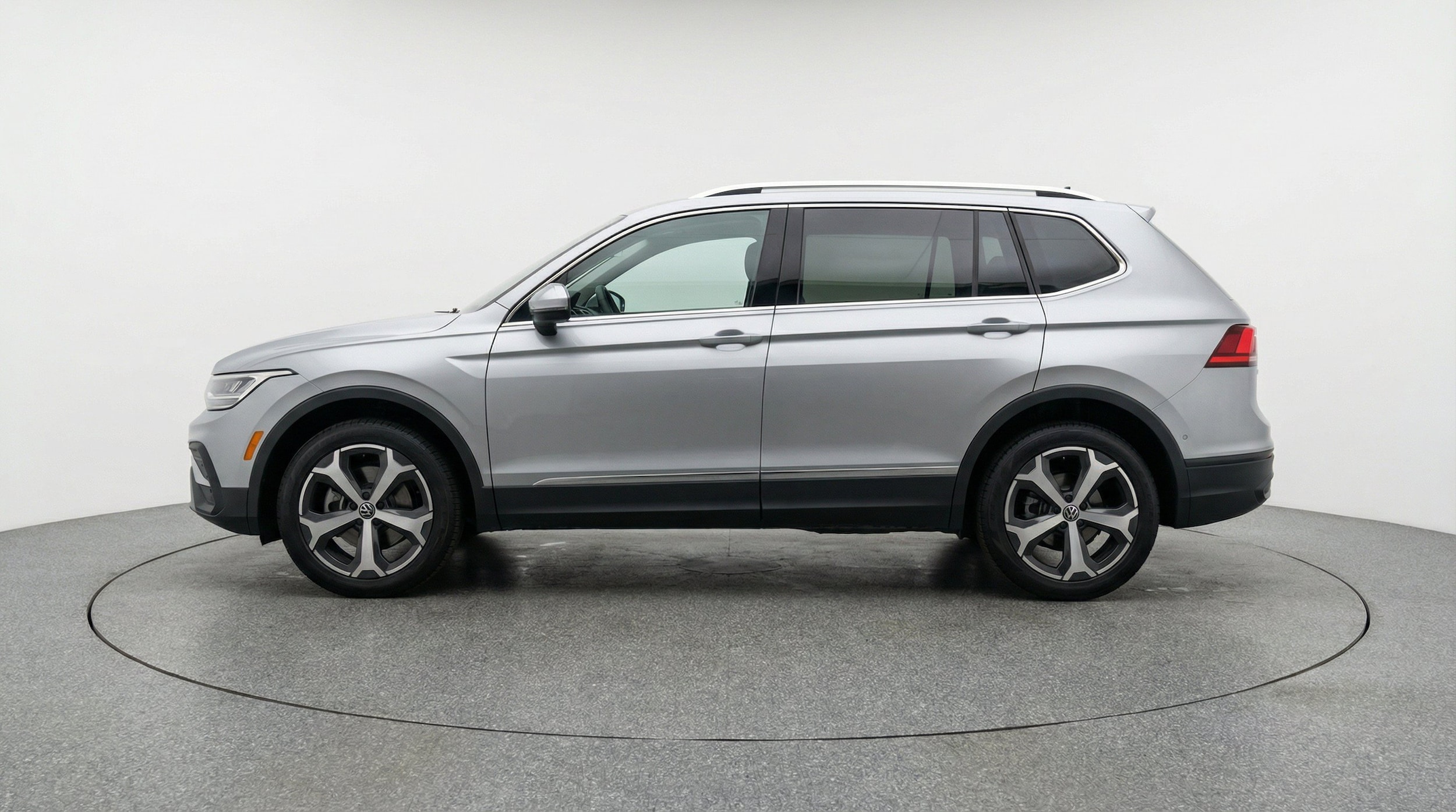 Thumbnail: 2026 Volkswagen Tiguan - 5