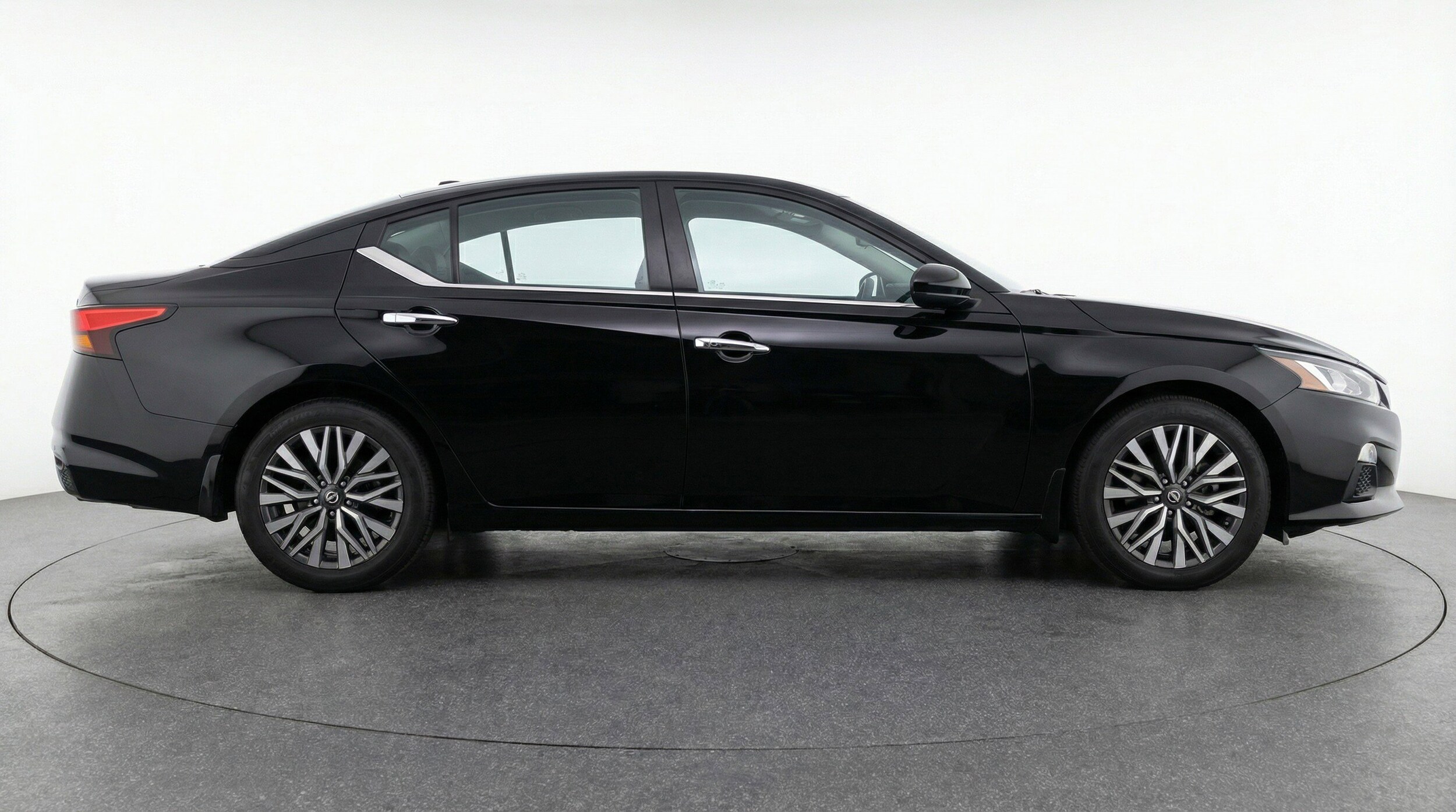 Thumbnail: 2025 Nissan Altima - 11