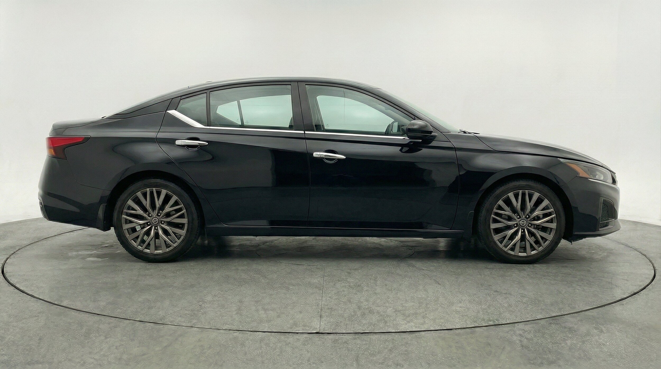 Thumbnail: 2025 Nissan Altima - 11